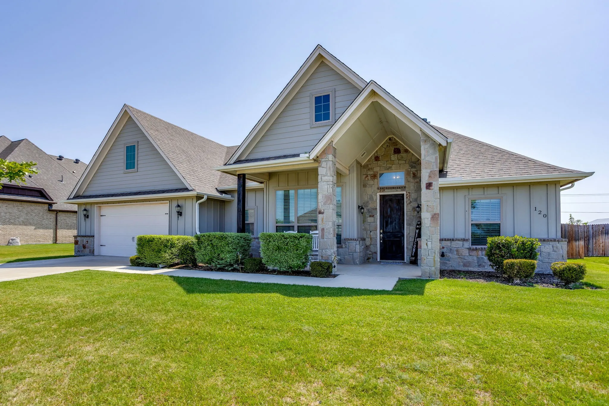 Single Family Residence For Sale in Johnson County , 120 Saddle Ridge Drive, Godley, Texas 76044, 3 Bedroom, 2 Bathroom, 2 Garage spaces, 1,920 Sqft, built in 2020, mls#21347496, Real Estate Agent in Godley, Homes For Sale in Johnson county, Homes For Sale in Godley, Realtor in Godley Texas, Real Estate Brokerage Independent Realty Texas, Luminita Cordes Realtor
