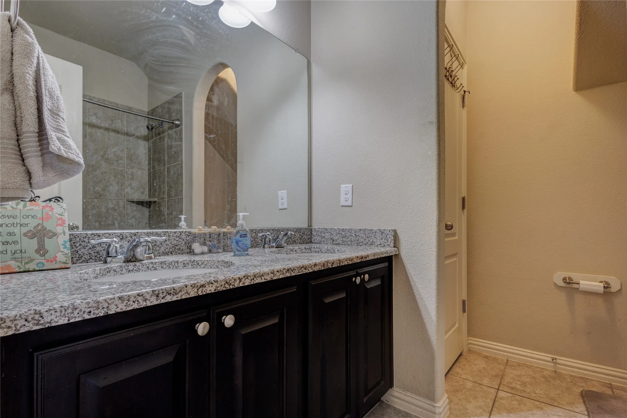 Single Family Residence For Sale in Kaufman County , 1032 Wedgewood Drive, Forney, Texas 75126, 4 Bedroom, 4 Bathroom, 22 Garage spaces, 2,639 Sqft, built in 2015, mls#21347069, Real Estate Agent in Forney, Homes For Sale in Kaufman county, Homes For Sale in Forney, Realtor in Forney Texas, Real Estate Brokerage Independent Realty Texas, Luminita Cordes Realtor