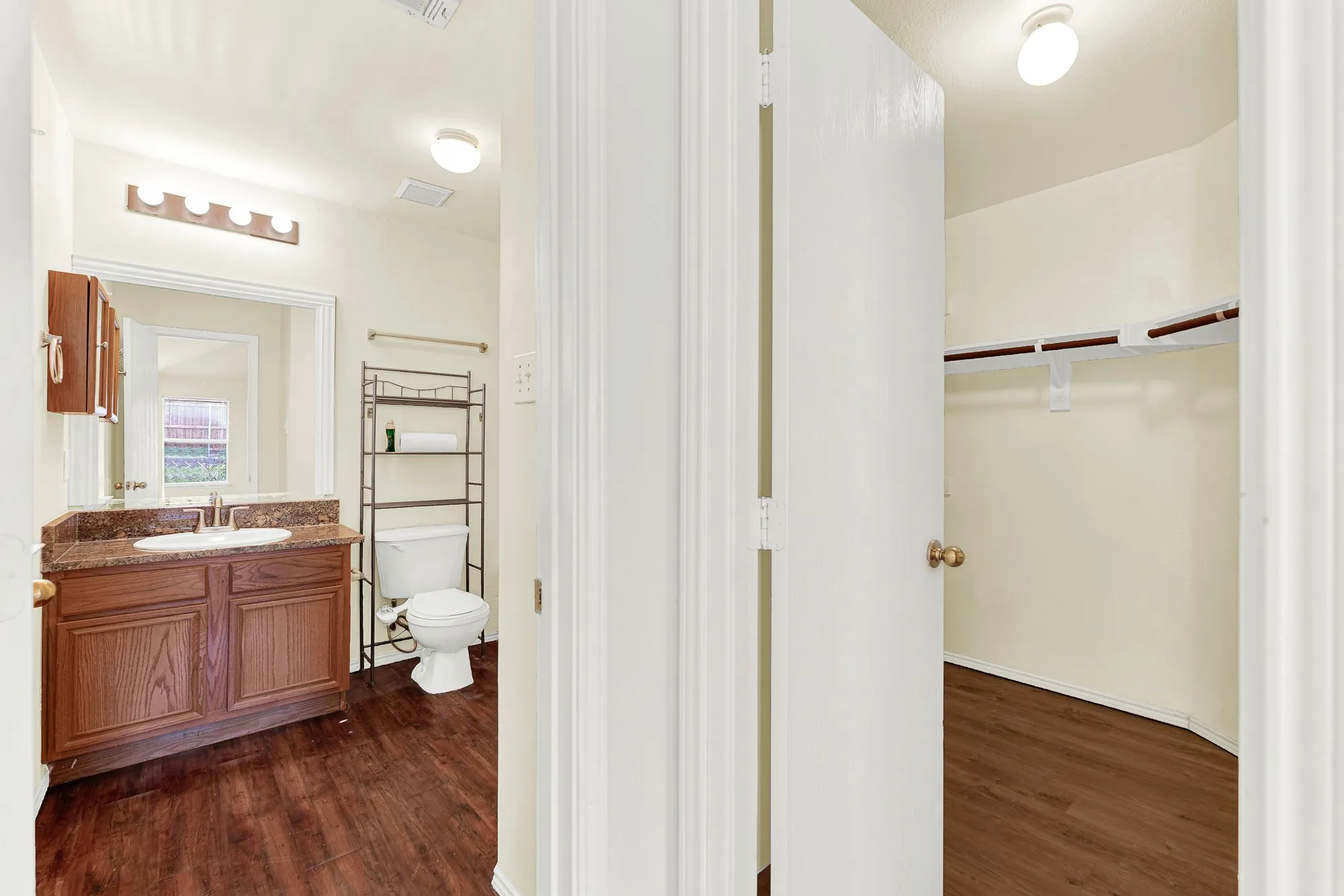 Single Family Residence For Rent in Collin County , 9005 Warren Drive, Mc Kinney, Texas 75071, 3 Bedroom, 2 Bathroom, 2 Garage spaces, 1,421 Sqft, built in 2002, mls#21345238, Real Estate Agent in Mc Kinney, Homes For Rent in Collin county, Homes For Rent in Mc Kinney, Realtor in Mc Kinney Texas, Real Estate Brokerage Independent Realty Texas, Luminita Cordes Realtor
