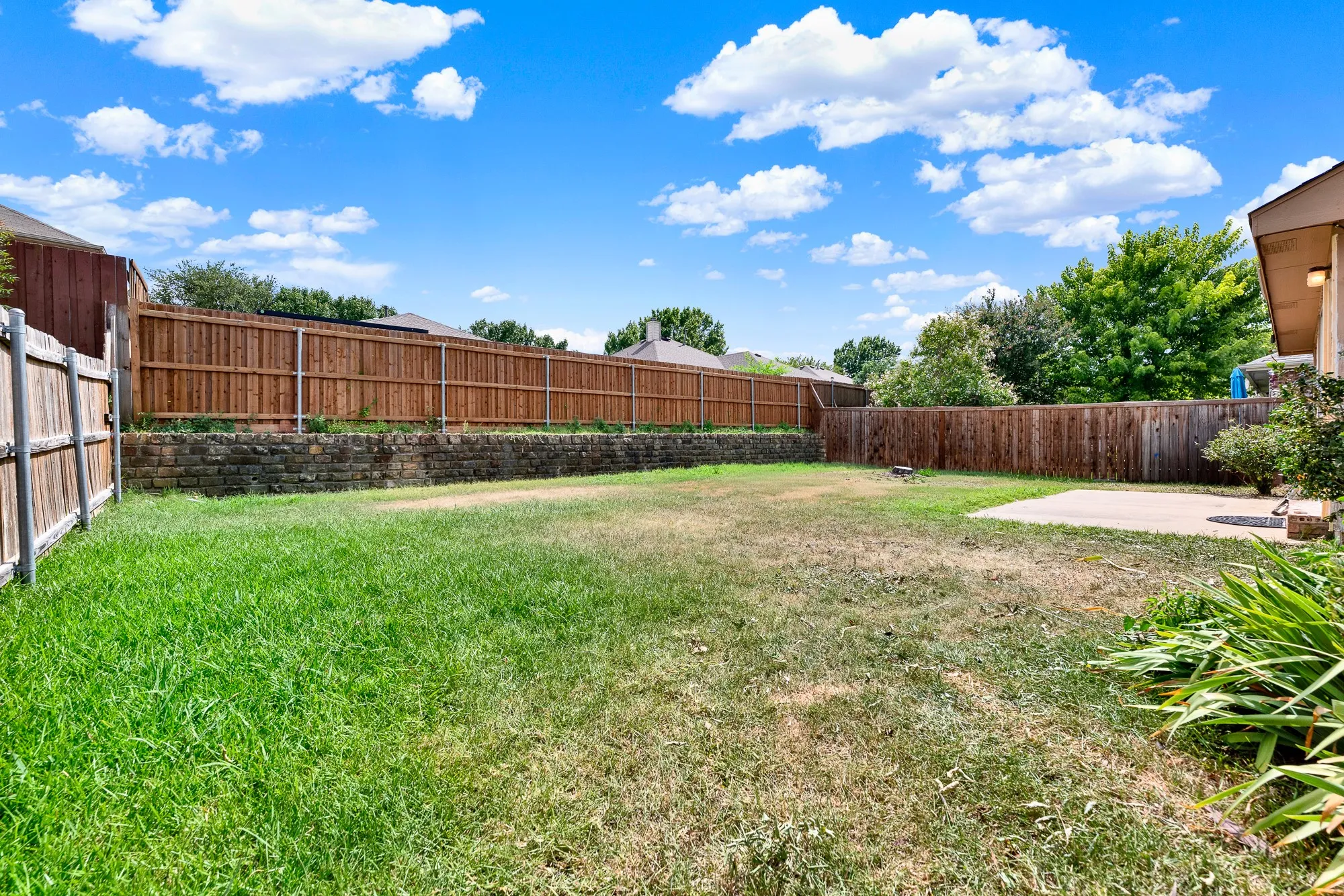 Single Family Residence For Rent in Collin County , 9005 Warren Drive, Mc Kinney, Texas 75071, 3 Bedroom, 2 Bathroom, 2 Garage spaces, 1,421 Sqft, built in 2002, mls#21345238, Real Estate Agent in Mc Kinney, Homes For Rent in Collin county, Homes For Rent in Mc Kinney, Realtor in Mc Kinney Texas, Real Estate Brokerage Independent Realty Texas, Luminita Cordes Realtor