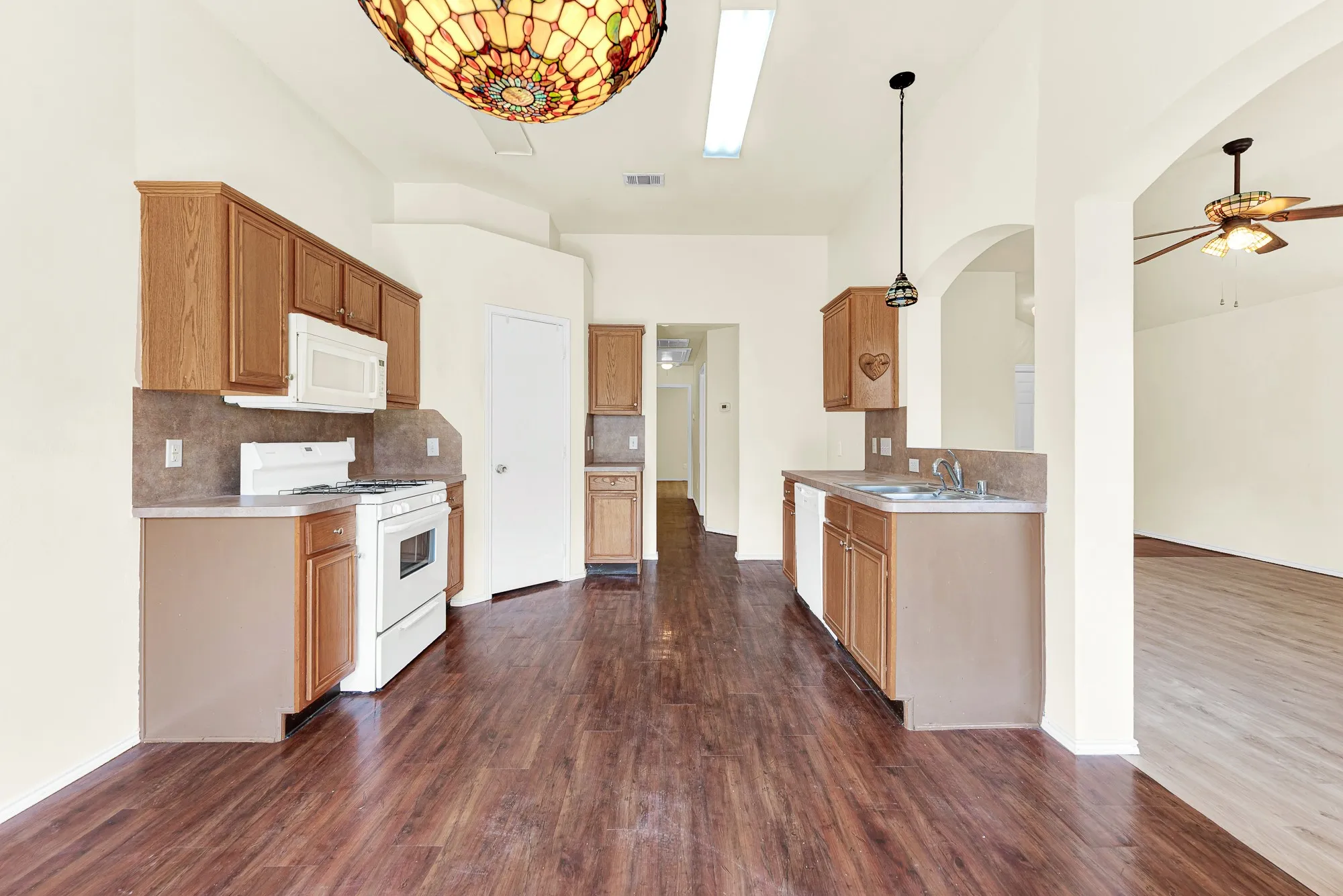 Single Family Residence For Rent in Collin County , 9005 Warren Drive, Mc Kinney, Texas 75071, 3 Bedroom, 2 Bathroom, 2 Garage spaces, 1,421 Sqft, built in 2002, mls#21345238, Real Estate Agent in Mc Kinney, Homes For Rent in Collin county, Homes For Rent in Mc Kinney, Realtor in Mc Kinney Texas, Real Estate Brokerage Independent Realty Texas, Luminita Cordes Realtor