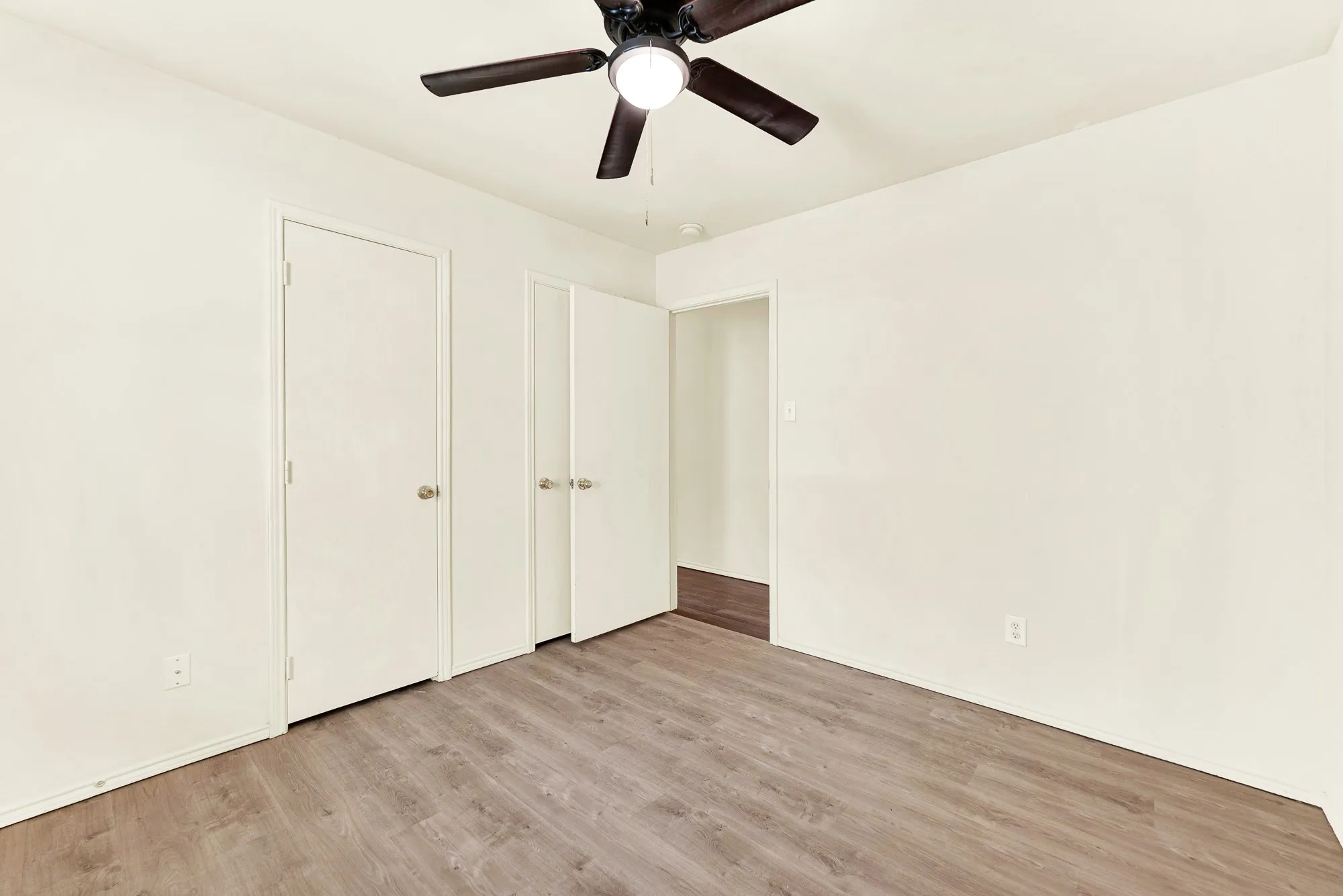 Single Family Residence For Rent in Collin County , 9005 Warren Drive, Mc Kinney, Texas 75071, 3 Bedroom, 2 Bathroom, 2 Garage spaces, 1,421 Sqft, built in 2002, mls#21345238, Real Estate Agent in Mc Kinney, Homes For Rent in Collin county, Homes For Rent in Mc Kinney, Realtor in Mc Kinney Texas, Real Estate Brokerage Independent Realty Texas, Luminita Cordes Realtor