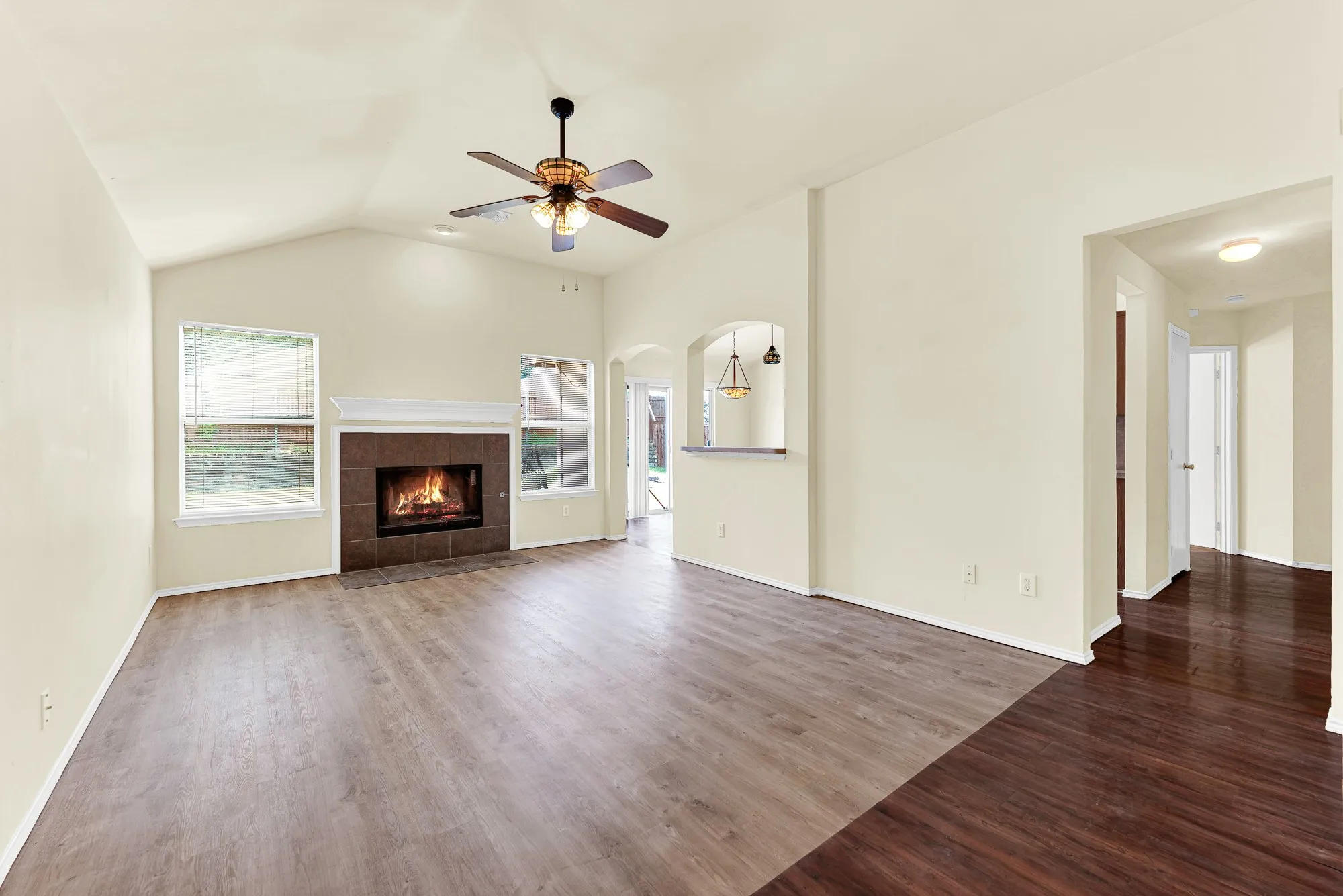 Single Family Residence For Rent in Collin County , 9005 Warren Drive, Mc Kinney, Texas 75071, 3 Bedroom, 2 Bathroom, 2 Garage spaces, 1,421 Sqft, built in 2002, mls#21345238, Real Estate Agent in Mc Kinney, Homes For Rent in Collin county, Homes For Rent in Mc Kinney, Realtor in Mc Kinney Texas, Real Estate Brokerage Independent Realty Texas, Luminita Cordes Realtor