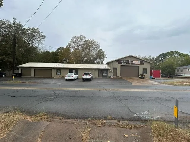 Office For Sale in Grayson County , 1211 S Armstrong Avenue, Denison, Texas 75020, 0, 0, Garage spaces, 0 Sqft, built in 1960, Price $450,000, mls#21347815, Real Estate Agent in Denison, Homes For Sale in Grayson county, Homes For Sale in Denison, Realtor in Denison Texas, Real Estate Brokerage Independent Realty Texas, Luminita Cordes Realtor