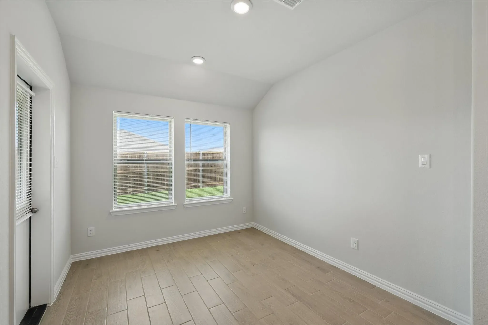Single Family Residence For Rent in Collin County , 3928 Malachite Drive, Celina, Texas 75009, 4 Bedroom, 2 Bathroom, 2 Garage spaces, 2,065 Sqft, built in 2025, mls#21347824, Real Estate Agent in Celina, Homes For Rent in Collin county, Homes For Rent in Celina, Realtor in Celina Texas, Real Estate Brokerage Independent Realty Texas, Luminita Cordes Realtor
