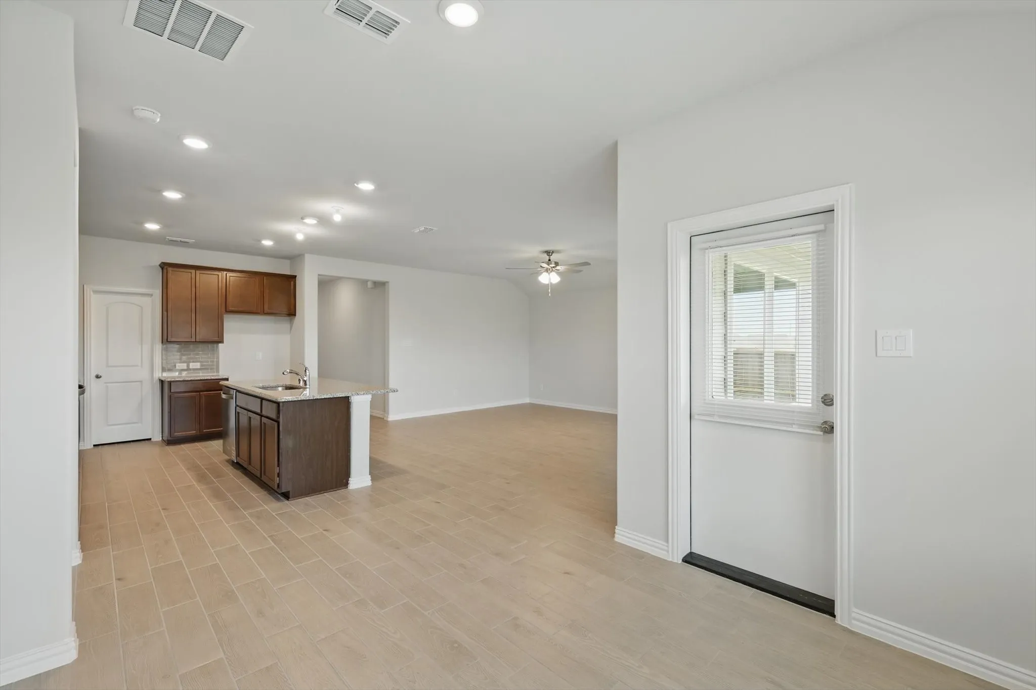 Single Family Residence For Rent in Collin County , 3928 Malachite Drive, Celina, Texas 75009, 4 Bedroom, 2 Bathroom, 2 Garage spaces, 2,065 Sqft, built in 2025, mls#21347824, Real Estate Agent in Celina, Homes For Rent in Collin county, Homes For Rent in Celina, Realtor in Celina Texas, Real Estate Brokerage Independent Realty Texas, Luminita Cordes Realtor