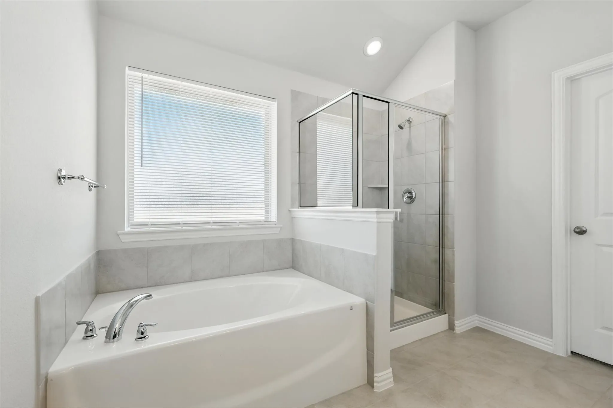 Single Family Residence For Rent in Collin County , 3928 Malachite Drive, Celina, Texas 75009, 4 Bedroom, 2 Bathroom, 2 Garage spaces, 2,065 Sqft, built in 2025, mls#21347824, Real Estate Agent in Celina, Homes For Rent in Collin county, Homes For Rent in Celina, Realtor in Celina Texas, Real Estate Brokerage Independent Realty Texas, Luminita Cordes Realtor