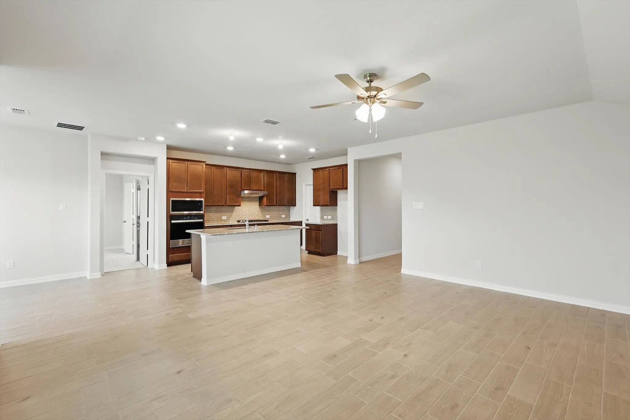 Single Family Residence For Rent in Collin County , 3928 Malachite Drive, Celina, Texas 75009, 4 Bedroom, 2 Bathroom, 2 Garage spaces, 2,065 Sqft, built in 2025, mls#21347824, Real Estate Agent in Celina, Homes For Rent in Collin county, Homes For Rent in Celina, Realtor in Celina Texas, Real Estate Brokerage Independent Realty Texas, Luminita Cordes Realtor
