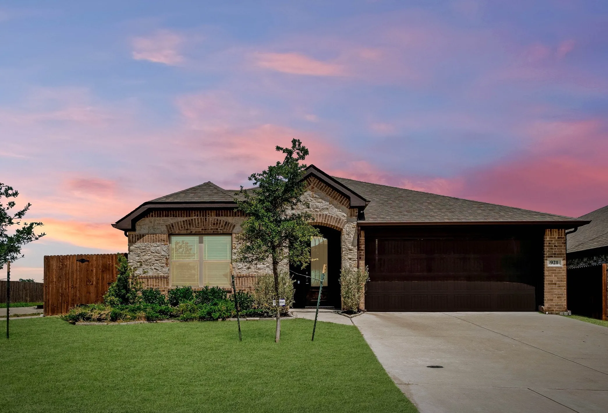 Single Family Residence For Sale in Johnson County , 921 Amberwood Drive, Godley, Texas 76044, 3 Bedroom, 2 Bathroom, 2 Garage spaces, 1,635 Sqft, built in 2023, mls#21347788, Real Estate Agent in Godley, Homes For Sale in Johnson county, Homes For Sale in Godley, Realtor in Godley Texas, Real Estate Brokerage Independent Realty Texas, Luminita Cordes Realtor