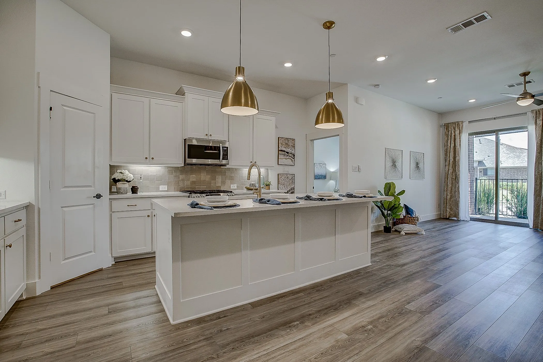 Townhouse For Sale in Collin County , 613 Cloverleaf Drive, Wylie, Texas 75098, 3 Bedroom, 3 Bathroom, 2 Garage spaces, 1,701 Sqft, built in 2022, mls#21347814, Real Estate Agent in Wylie, Homes For Sale in Collin county, Homes For Sale in Wylie, Realtor in Wylie Texas, Real Estate Brokerage Independent Realty Texas, Luminita Cordes Realtor
