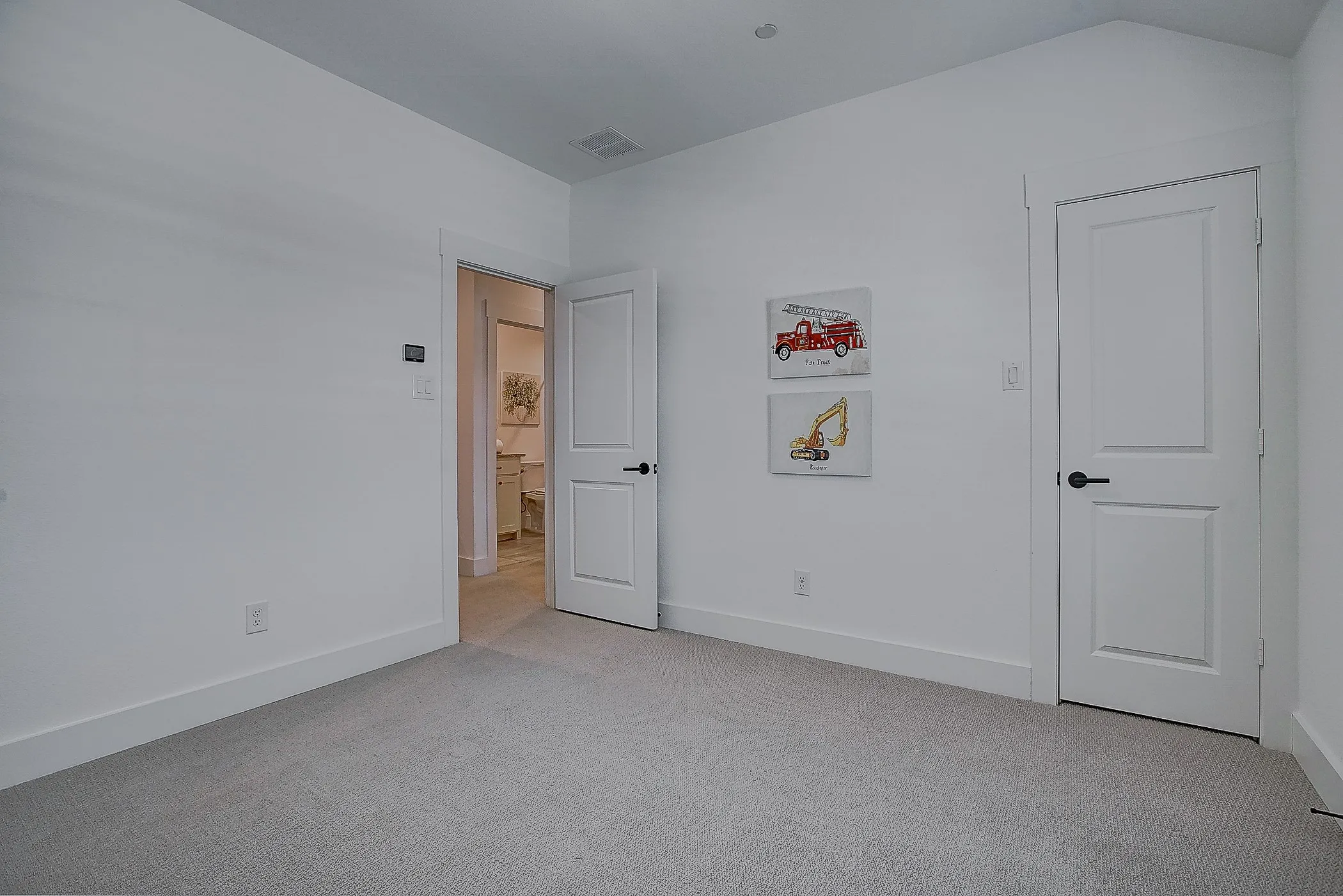 Townhouse For Sale in Collin County , 613 Cloverleaf Drive, Wylie, Texas 75098, 3 Bedroom, 3 Bathroom, 2 Garage spaces, 1,701 Sqft, built in 2022, mls#21347814, Real Estate Agent in Wylie, Homes For Sale in Collin county, Homes For Sale in Wylie, Realtor in Wylie Texas, Real Estate Brokerage Independent Realty Texas, Luminita Cordes Realtor