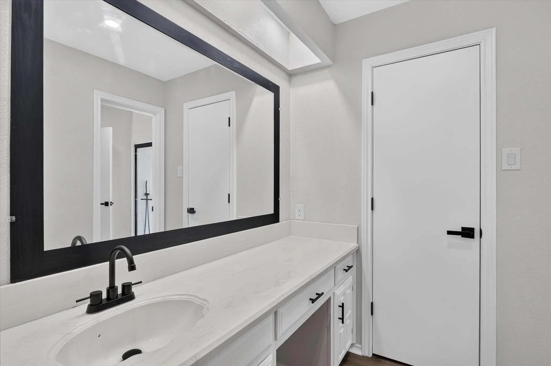 Single Family Residence For Sale in Dallas County , 1830 Hillcroft Drive, Duncanville, Texas 75137, 3 Bedroom, 2 Bathroom, 2 Garage spaces, 1,640 Sqft, built in 1979, mls#21308935, Real Estate Agent in Duncanville, Homes For Sale in Dallas county, Homes For Sale in Duncanville, Realtor in Duncanville Texas, Real Estate Brokerage Independent Realty Texas, Luminita Cordes Realtor