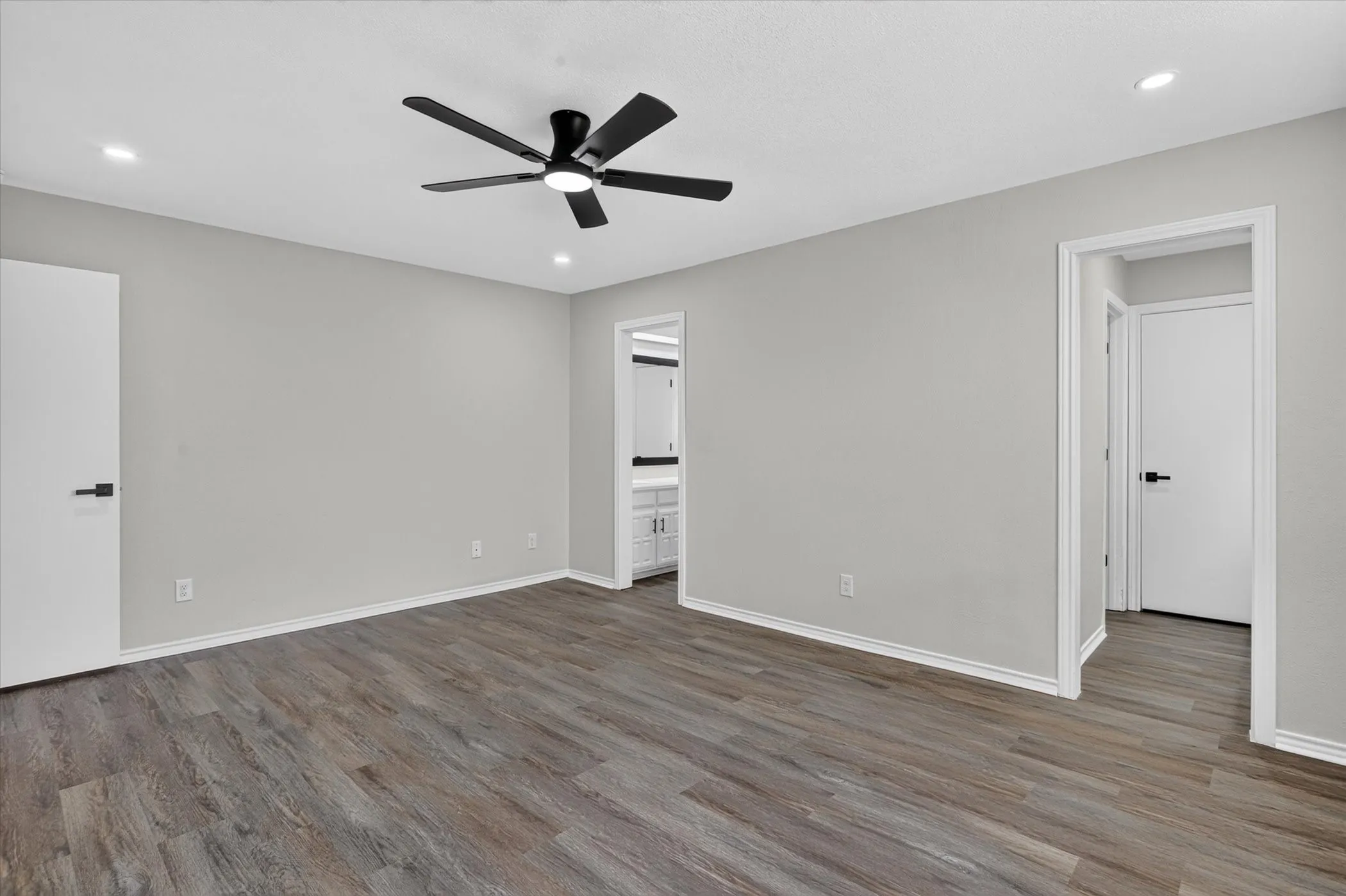Single Family Residence For Sale in Dallas County , 1830 Hillcroft Drive, Duncanville, Texas 75137, 3 Bedroom, 2 Bathroom, 2 Garage spaces, 1,640 Sqft, built in 1979, mls#21308935, Real Estate Agent in Duncanville, Homes For Sale in Dallas county, Homes For Sale in Duncanville, Realtor in Duncanville Texas, Real Estate Brokerage Independent Realty Texas, Luminita Cordes Realtor