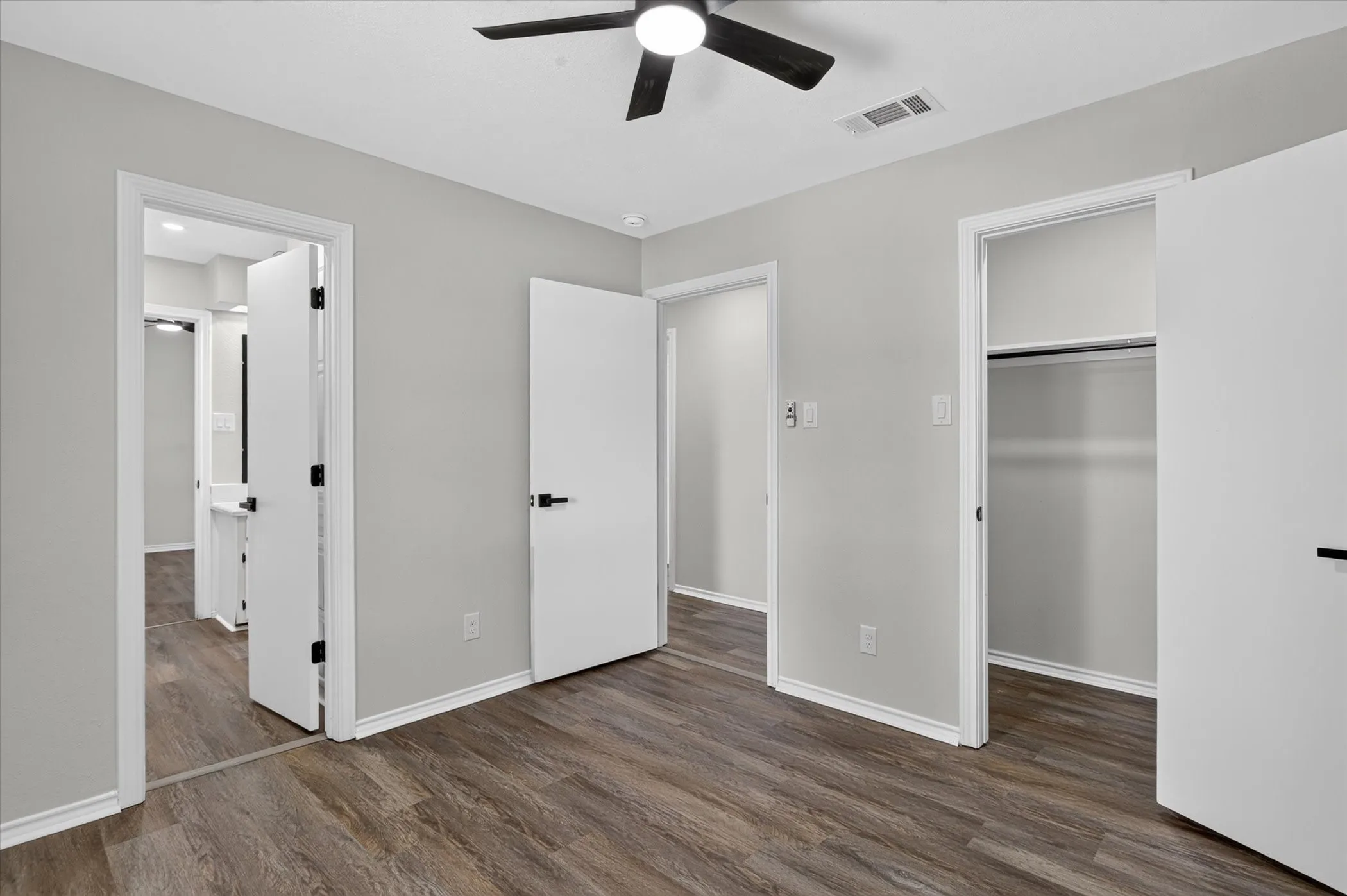 Single Family Residence For Sale in Dallas County , 1830 Hillcroft Drive, Duncanville, Texas 75137, 3 Bedroom, 2 Bathroom, 2 Garage spaces, 1,640 Sqft, built in 1979, mls#21308935, Real Estate Agent in Duncanville, Homes For Sale in Dallas county, Homes For Sale in Duncanville, Realtor in Duncanville Texas, Real Estate Brokerage Independent Realty Texas, Luminita Cordes Realtor