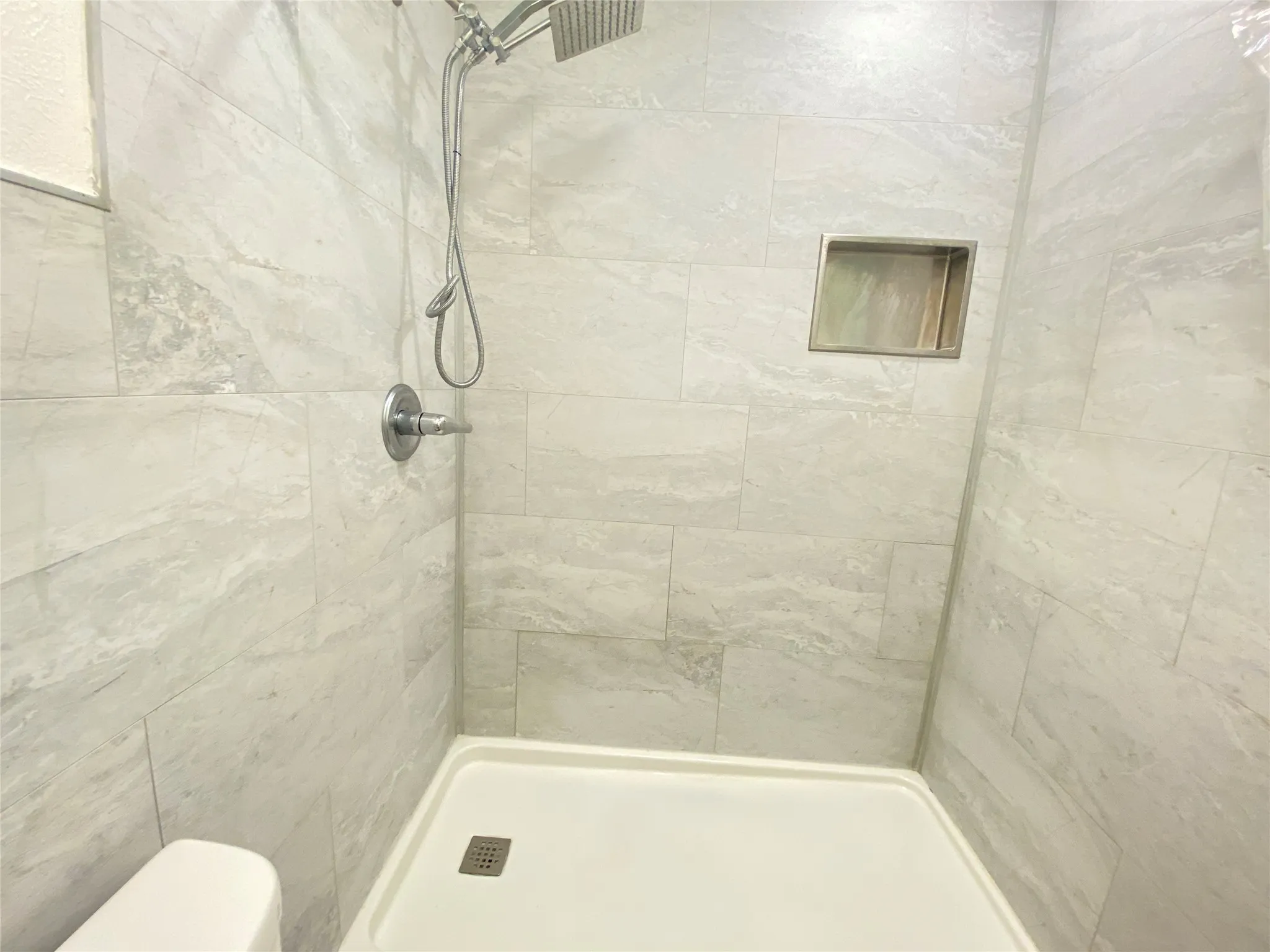Single Family Residence For Rent in Tarrant County , 2711 Olympia Drive, Arlington, Texas 76013, 4 Bedroom, 2 Bathroom, 2 Garage spaces, 1,581 Sqft, built in 1963, mls#21347743, Real Estate Agent in Arlington, Homes For Rent in Tarrant county, Homes For Rent in Arlington, Realtor in Arlington Texas, Real Estate Brokerage Independent Realty Texas, Luminita Cordes Realtor