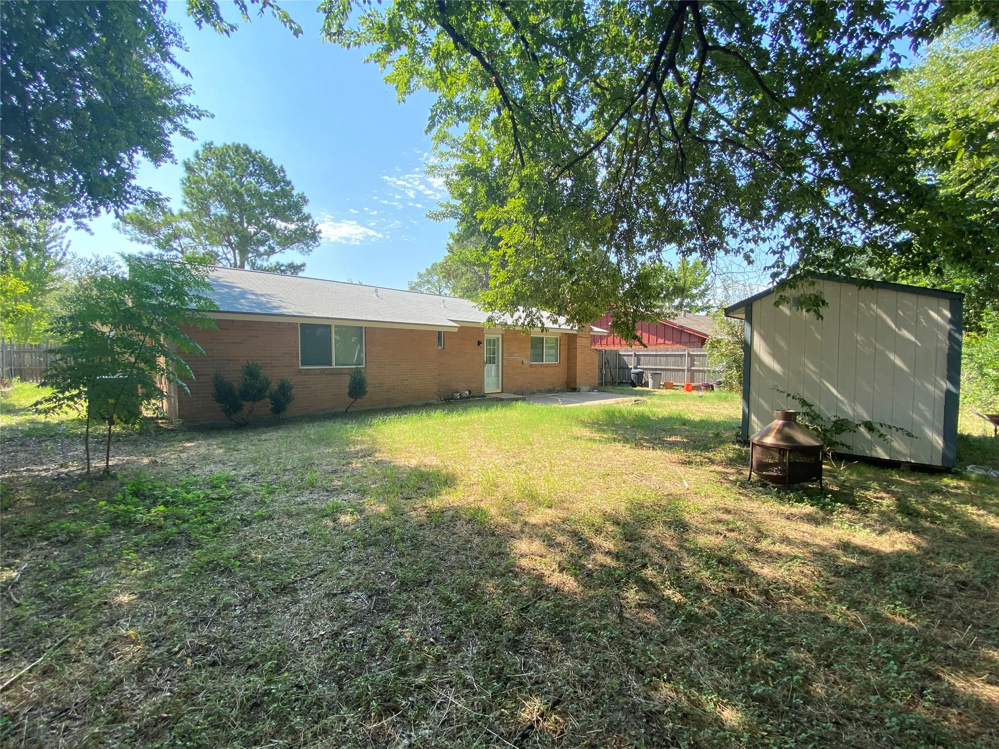 Single Family Residence For Rent in Tarrant County , 2711 Olympia Drive, Arlington, Texas 76013, 4 Bedroom, 2 Bathroom, 2 Garage spaces, 1,581 Sqft, built in 1963, mls#21347743, Real Estate Agent in Arlington, Homes For Rent in Tarrant county, Homes For Rent in Arlington, Realtor in Arlington Texas, Real Estate Brokerage Independent Realty Texas, Luminita Cordes Realtor