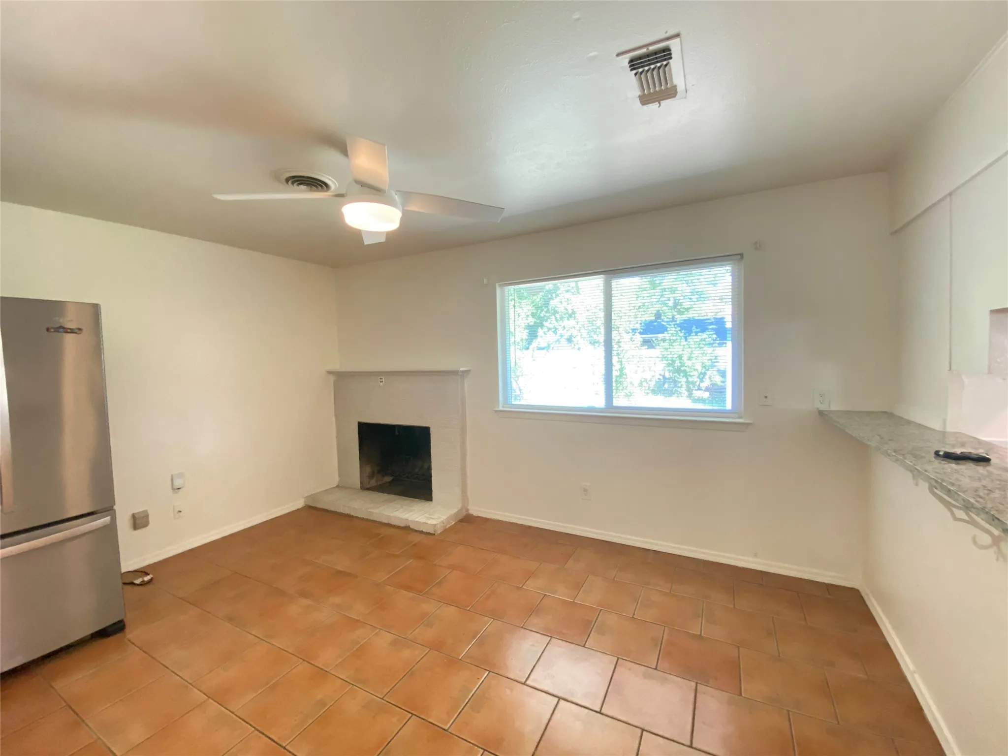 Single Family Residence For Rent in Tarrant County , 2711 Olympia Drive, Arlington, Texas 76013, 4 Bedroom, 2 Bathroom, 2 Garage spaces, 1,581 Sqft, built in 1963, mls#21347743, Real Estate Agent in Arlington, Homes For Rent in Tarrant county, Homes For Rent in Arlington, Realtor in Arlington Texas, Real Estate Brokerage Independent Realty Texas, Luminita Cordes Realtor