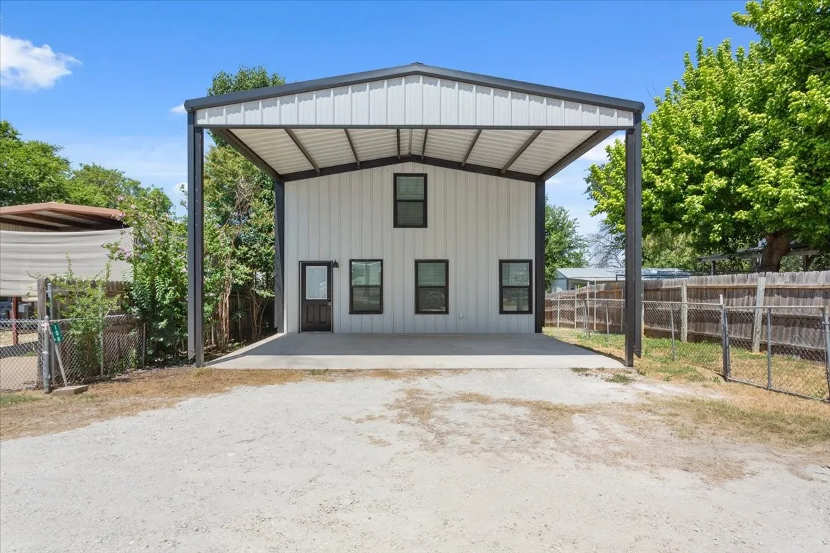Single Family Residence For Sale in Hill County , 108 Private Road 127, Whitney, Texas 76692, 3 Bedroom, 3 Bathroom, Garage spaces, 1,750 Sqft, built in 2024, mls#21347797, Real Estate Agent in Whitney, Homes For Sale in Hill county, Homes For Sale in Whitney, Realtor in Whitney Texas, Real Estate Brokerage Independent Realty Texas, Luminita Cordes Realtor