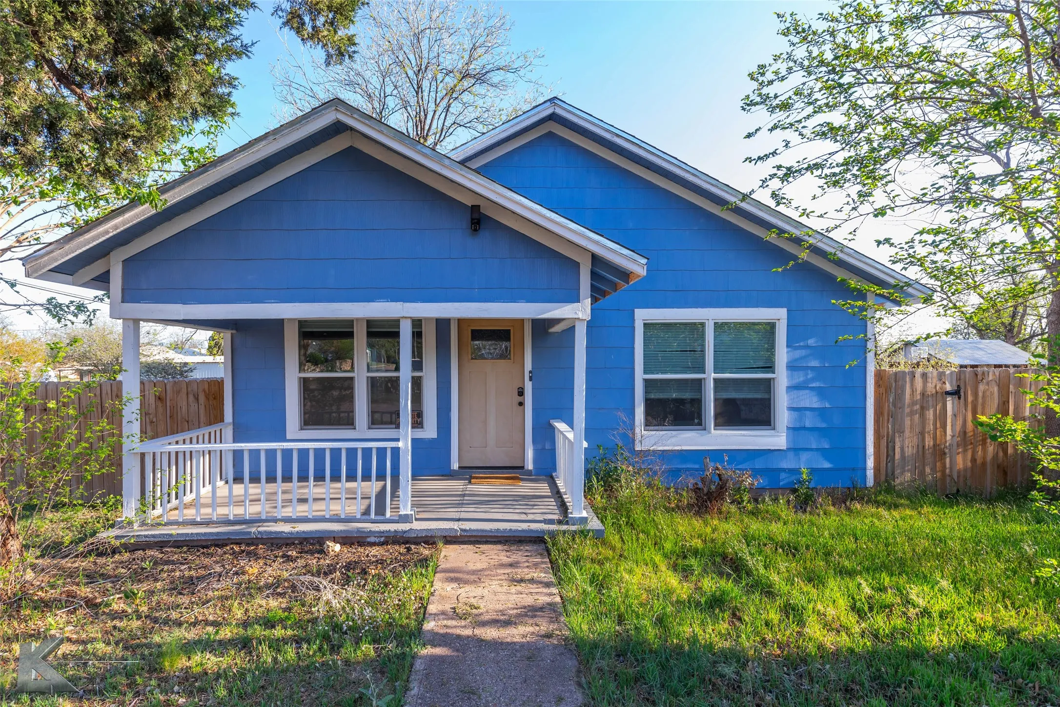 Single Family Residence For Sale in Knox County , 600 SE 3rd Street, Knox City, Texas 79529, 2 Bedrooms, 1 Bathroom, Garage spaces, 1,064 Sqft, built in 0, Price $89,900, mls#21345055, Real Estate Agent in Knox City, Homes For Sale in Knox county, Homes For Sale in Knox City, Realtor in Knox City Texas, Real Estate Brokerage Independent Realty Texas, Luminita Cordes Realtor