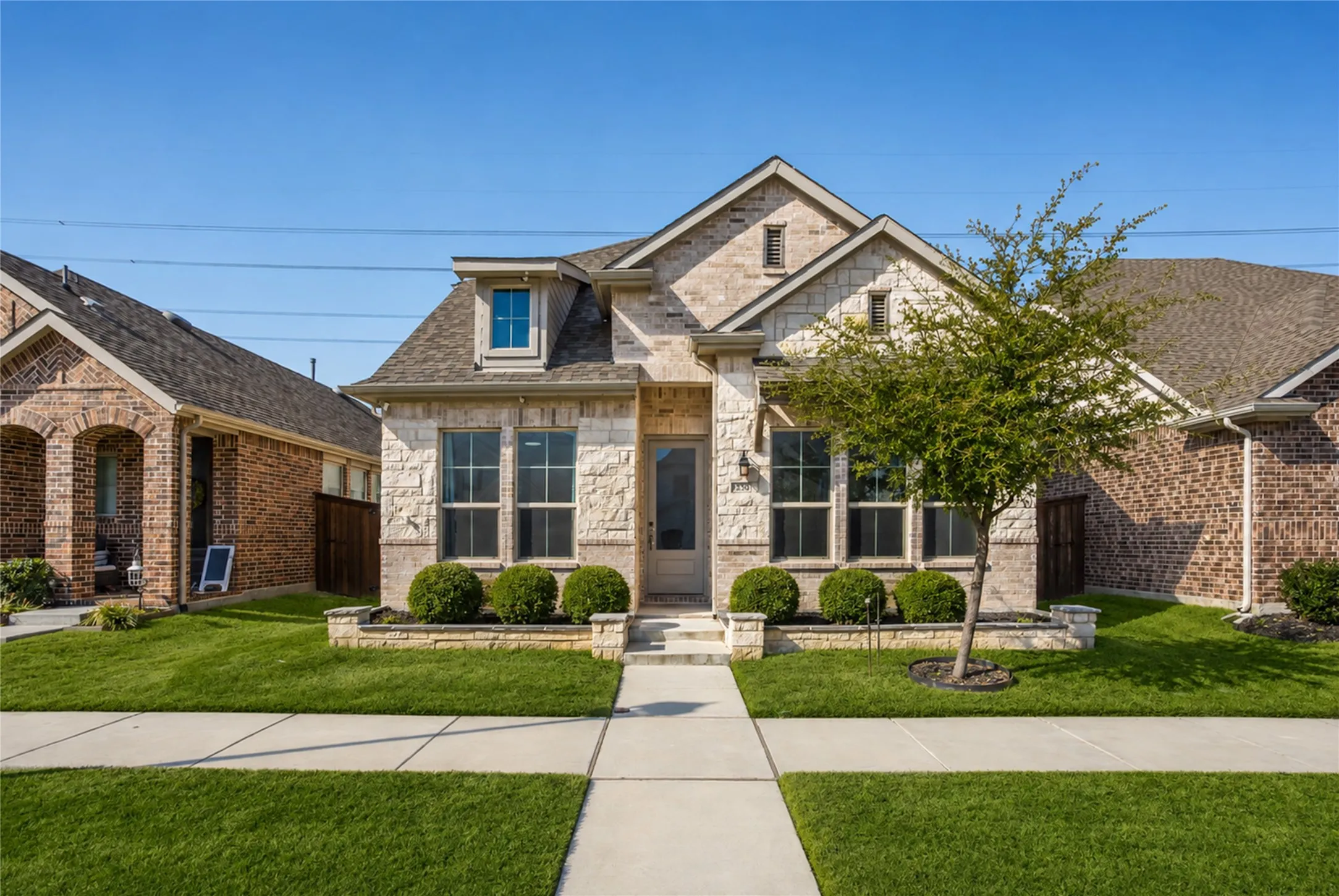 Single Family Residence For Sale in Tarrant County , 12361 Hulson Trail, Fort Worth, Texas 76052, 4 Bedroom, 3 Bathroom, 2 Garage spaces, 2,740 Sqft, built in 2021, mls#21347851, Real Estate Agent in Fort Worth, Homes For Sale in Tarrant county, Homes For Sale in Fort Worth, Realtor in Fort Worth Texas, Real Estate Brokerage Independent Realty Texas, Luminita Cordes Realtor