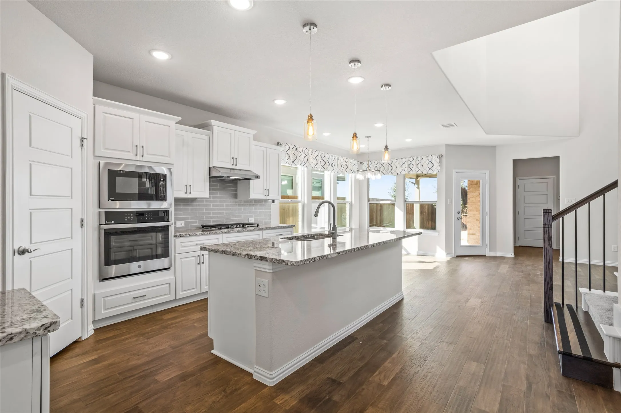 Single Family Residence For Sale in Tarrant County , 12361 Hulson Trail, Fort Worth, Texas 76052, 4 Bedroom, 3 Bathroom, 2 Garage spaces, 2,740 Sqft, built in 2021, mls#21347851, Real Estate Agent in Fort Worth, Homes For Sale in Tarrant county, Homes For Sale in Fort Worth, Realtor in Fort Worth Texas, Real Estate Brokerage Independent Realty Texas, Luminita Cordes Realtor