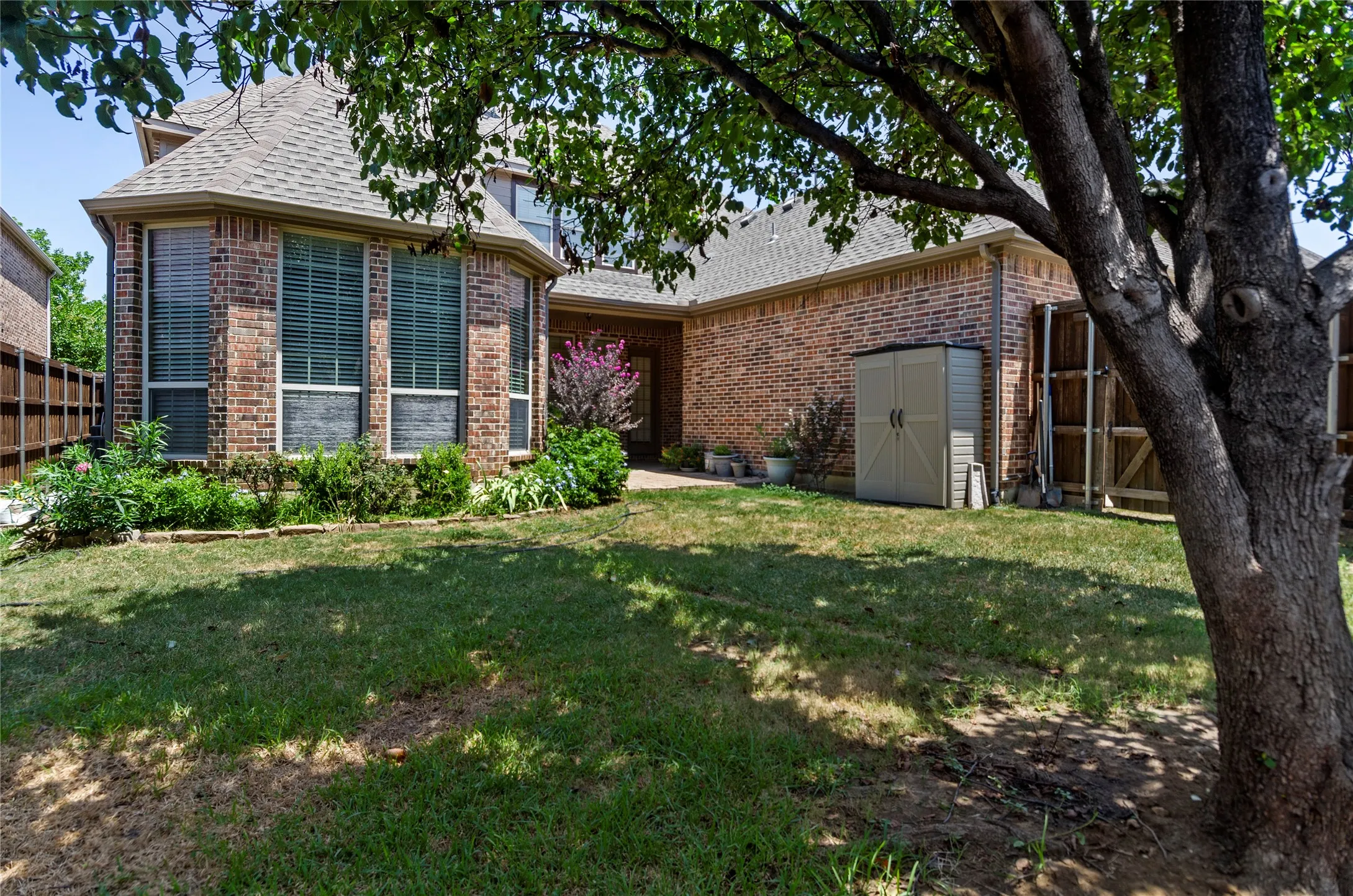 Single Family Residence For Sale in Denton County , 2116 Ironside Drive, Lewisville, Texas 75056, 4 Bedroom, 5 Bathroom, 3 Garage spaces, 3,902 Sqft, built in 2008, mls#21336356, Real Estate Agent in Lewisville, Homes For Sale in Denton county, Homes For Sale in Lewisville, Realtor in Lewisville Texas, Real Estate Brokerage Independent Realty Texas, Luminita Cordes Realtor