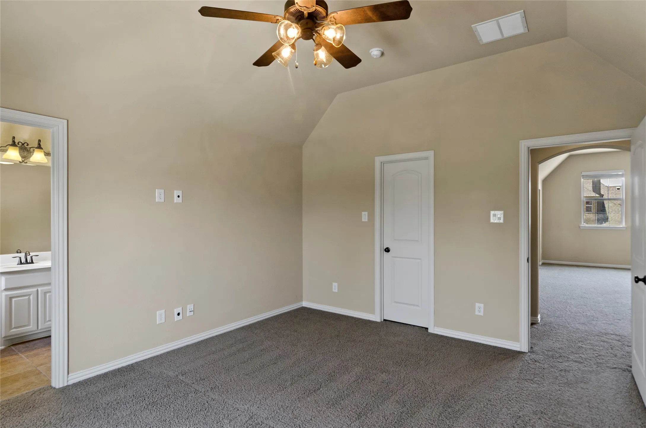 Single Family Residence For Sale in Denton County , 2116 Ironside Drive, Lewisville, Texas 75056, 4 Bedroom, 5 Bathroom, 3 Garage spaces, 3,902 Sqft, built in 2008, mls#21336356, Real Estate Agent in Lewisville, Homes For Sale in Denton county, Homes For Sale in Lewisville, Realtor in Lewisville Texas, Real Estate Brokerage Independent Realty Texas, Luminita Cordes Realtor