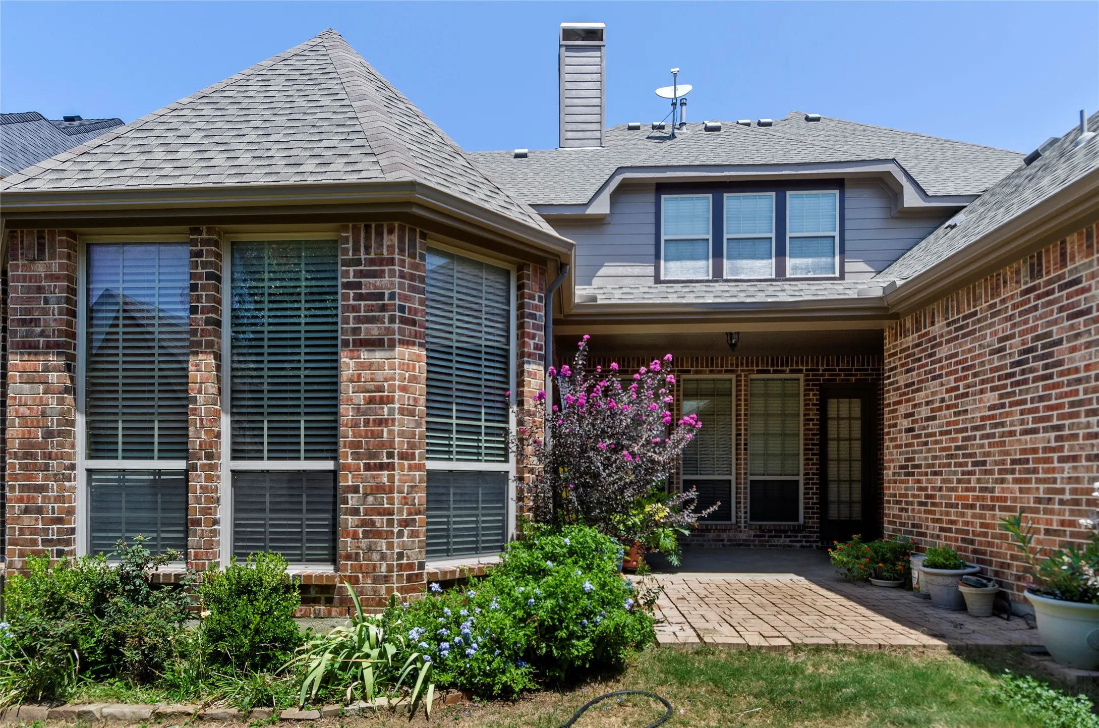 Single Family Residence For Sale in Denton County , 2116 Ironside Drive, Lewisville, Texas 75056, 4 Bedroom, 5 Bathroom, 3 Garage spaces, 3,902 Sqft, built in 2008, mls#21336356, Real Estate Agent in Lewisville, Homes For Sale in Denton county, Homes For Sale in Lewisville, Realtor in Lewisville Texas, Real Estate Brokerage Independent Realty Texas, Luminita Cordes Realtor
