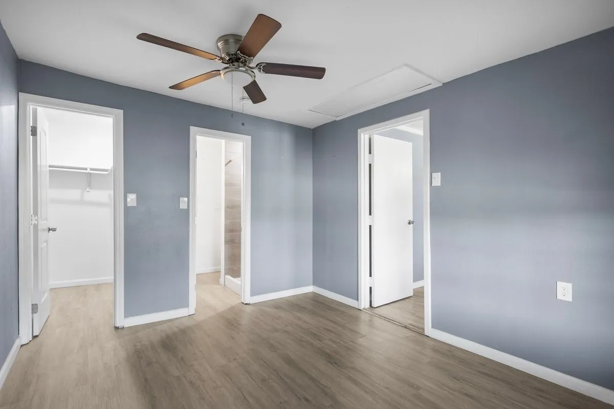 Single Family Residence For Sale in Tarrant County , 5409 Old Handley Road, Fort Worth, Texas 76112, 3 Bedroom, 2 Bathroom, Garage spaces, 1,081 Sqft, built in 1950, mls#21340122, Real Estate Agent in Fort Worth, Homes For Sale in Tarrant county, Homes For Sale in Fort Worth, Realtor in Fort Worth Texas, Real Estate Brokerage Independent Realty Texas, Luminita Cordes Realtor