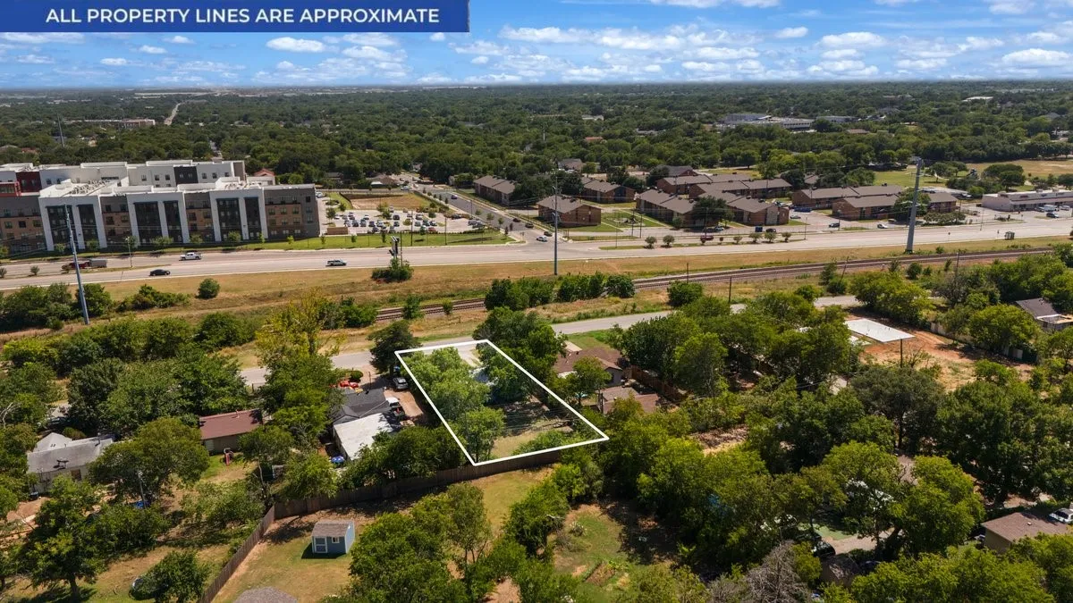 Single Family Residence For Sale in Tarrant County , 5409 Old Handley Road, Fort Worth, Texas 76112, 3 Bedroom, 2 Bathroom, Garage spaces, 1,081 Sqft, built in 1950, mls#21340122, Real Estate Agent in Fort Worth, Homes For Sale in Tarrant county, Homes For Sale in Fort Worth, Realtor in Fort Worth Texas, Real Estate Brokerage Independent Realty Texas, Luminita Cordes Realtor