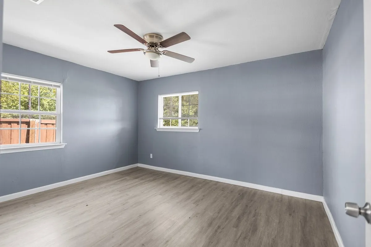 Single Family Residence For Sale in Tarrant County , 5409 Old Handley Road, Fort Worth, Texas 76112, 3 Bedroom, 2 Bathroom, Garage spaces, 1,081 Sqft, built in 1950, mls#21340122, Real Estate Agent in Fort Worth, Homes For Sale in Tarrant county, Homes For Sale in Fort Worth, Realtor in Fort Worth Texas, Real Estate Brokerage Independent Realty Texas, Luminita Cordes Realtor