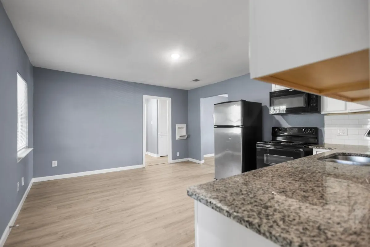 Single Family Residence For Sale in Tarrant County , 5409 Old Handley Road, Fort Worth, Texas 76112, 3 Bedroom, 2 Bathroom, Garage spaces, 1,081 Sqft, built in 1950, mls#21340122, Real Estate Agent in Fort Worth, Homes For Sale in Tarrant county, Homes For Sale in Fort Worth, Realtor in Fort Worth Texas, Real Estate Brokerage Independent Realty Texas, Luminita Cordes Realtor