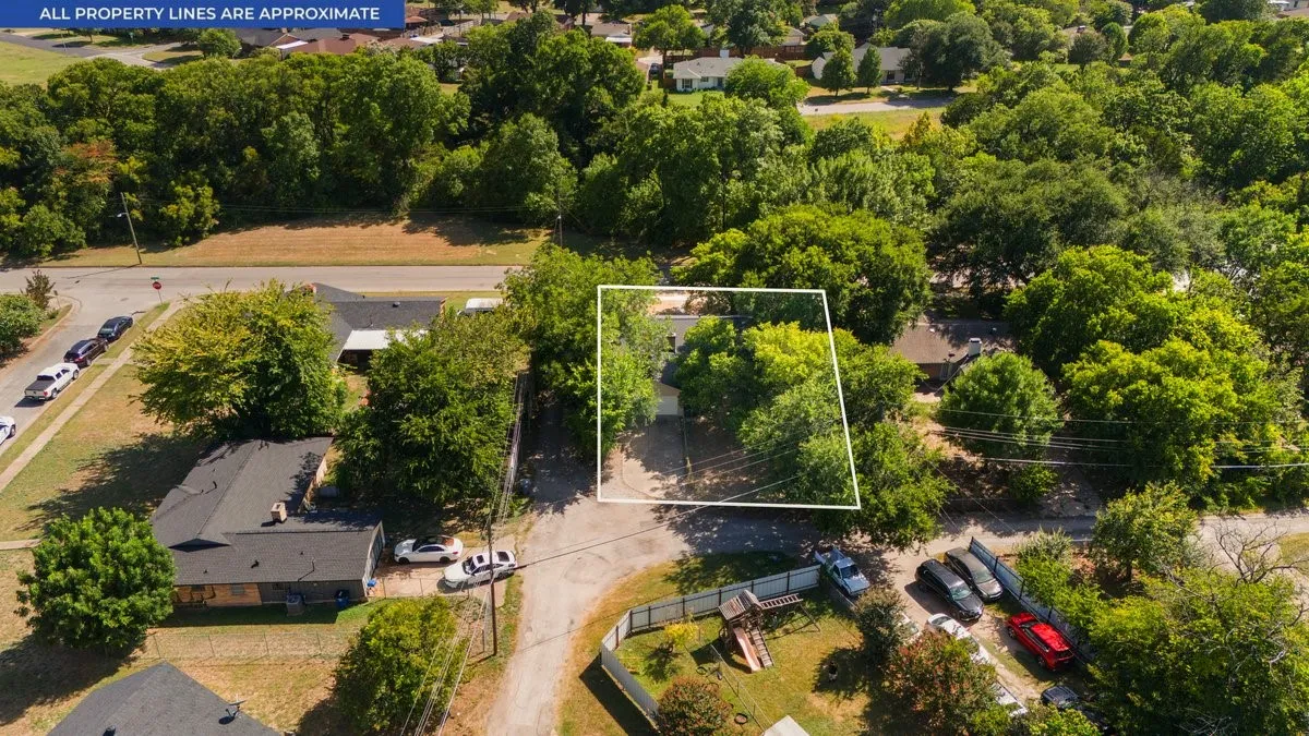 Single Family Residence For Sale in Tarrant County , 5409 Old Handley Road, Fort Worth, Texas 76112, 3 Bedroom, 2 Bathroom, Garage spaces, 1,081 Sqft, built in 1950, mls#21340122, Real Estate Agent in Fort Worth, Homes For Sale in Tarrant county, Homes For Sale in Fort Worth, Realtor in Fort Worth Texas, Real Estate Brokerage Independent Realty Texas, Luminita Cordes Realtor