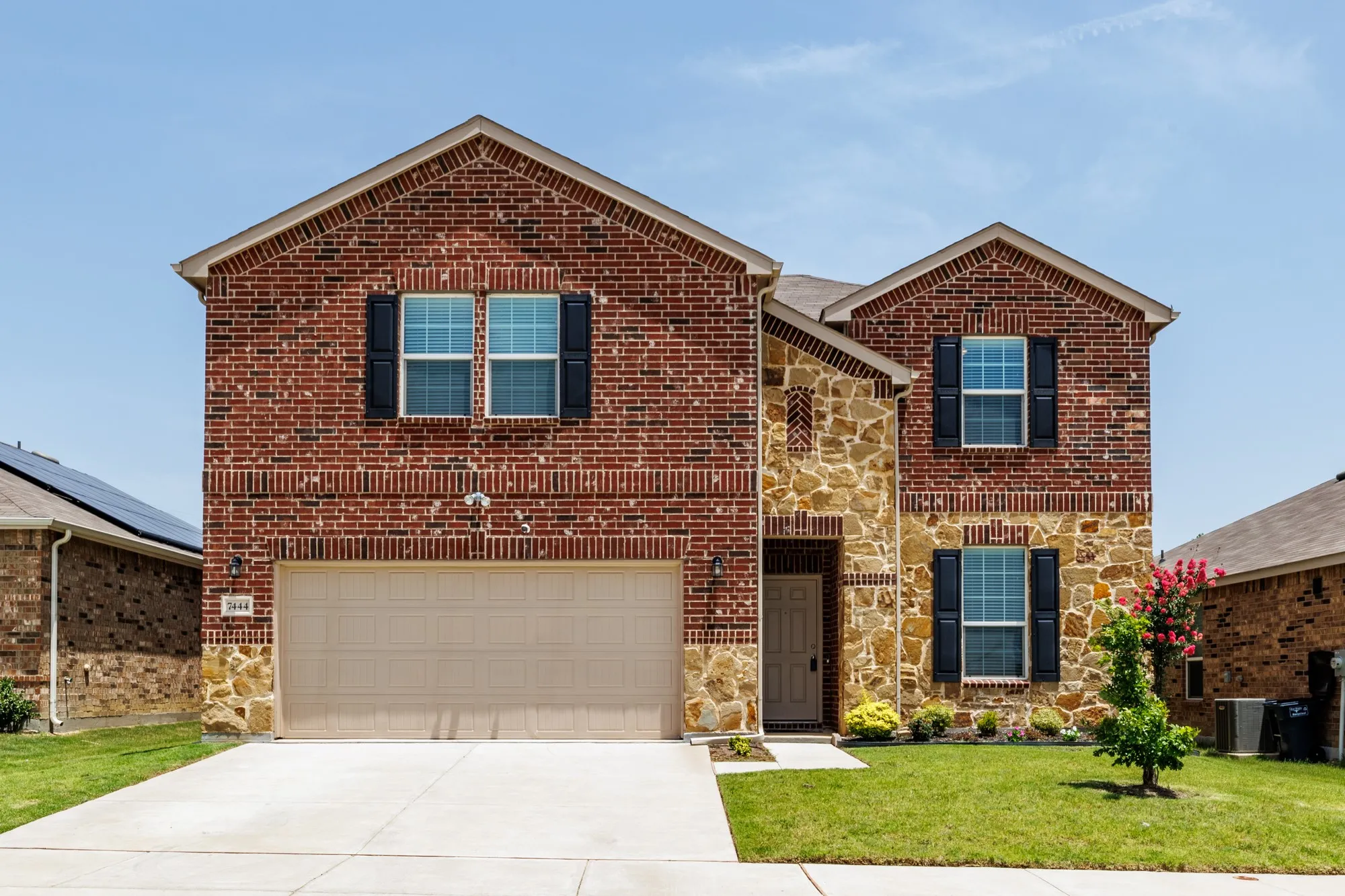 Single Family Residence For Sale in Tarrant County , 7444 Bronsind Trail, Fort Worth, Texas 76131, 4 Bedroom, 3 Bathroom, 2 Garage spaces, 2,846 Sqft, built in 2018, mls#21347859, Real Estate Agent in Fort Worth, Homes For Sale in Tarrant county, Homes For Sale in Fort Worth, Realtor in Fort Worth Texas, Real Estate Brokerage Independent Realty Texas, Luminita Cordes Realtor