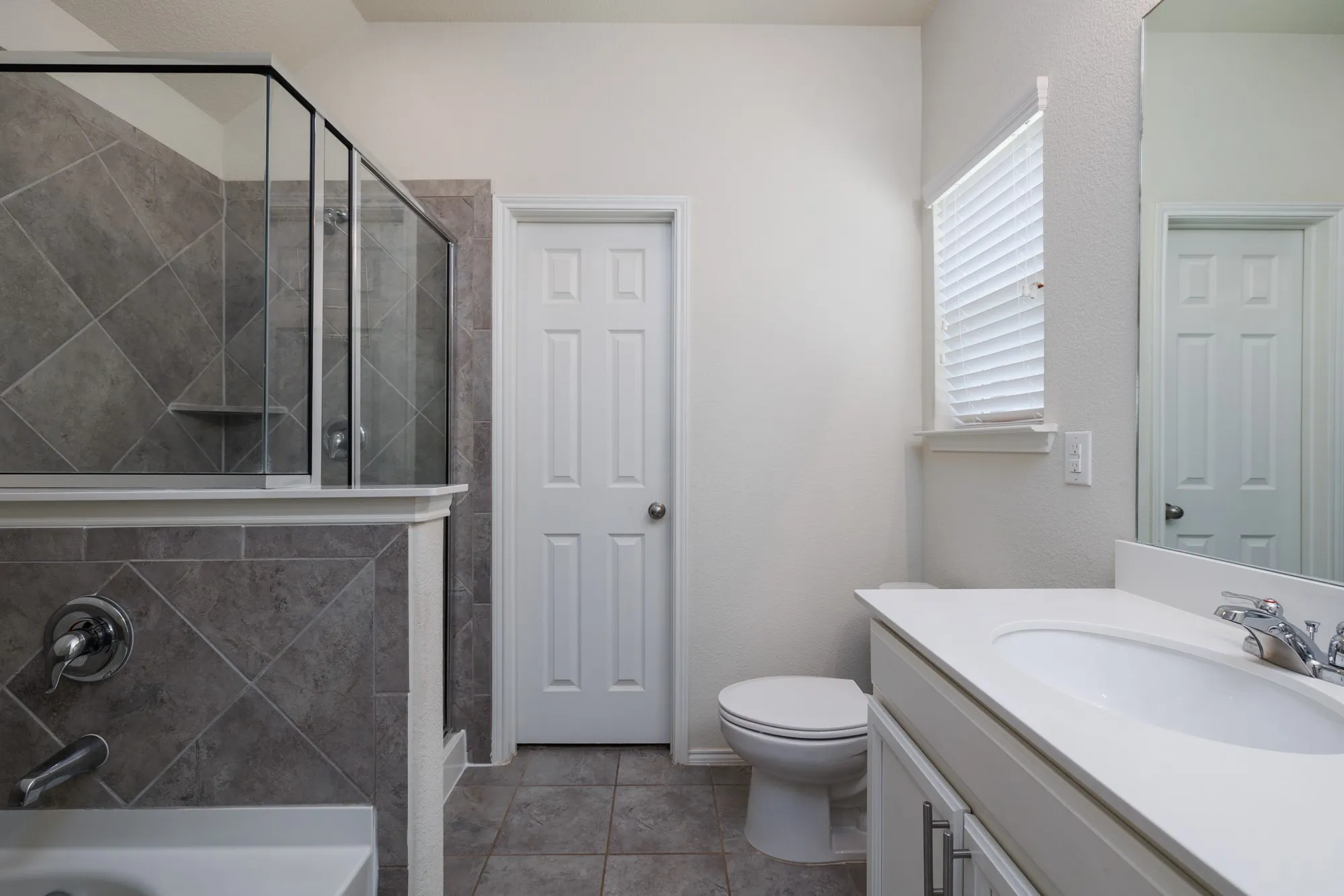 Single Family Residence For Sale in Tarrant County , 7444 Bronsind Trail, Fort Worth, Texas 76131, 4 Bedroom, 3 Bathroom, 2 Garage spaces, 2,846 Sqft, built in 2018, mls#21347859, Real Estate Agent in Fort Worth, Homes For Sale in Tarrant county, Homes For Sale in Fort Worth, Realtor in Fort Worth Texas, Real Estate Brokerage Independent Realty Texas, Luminita Cordes Realtor