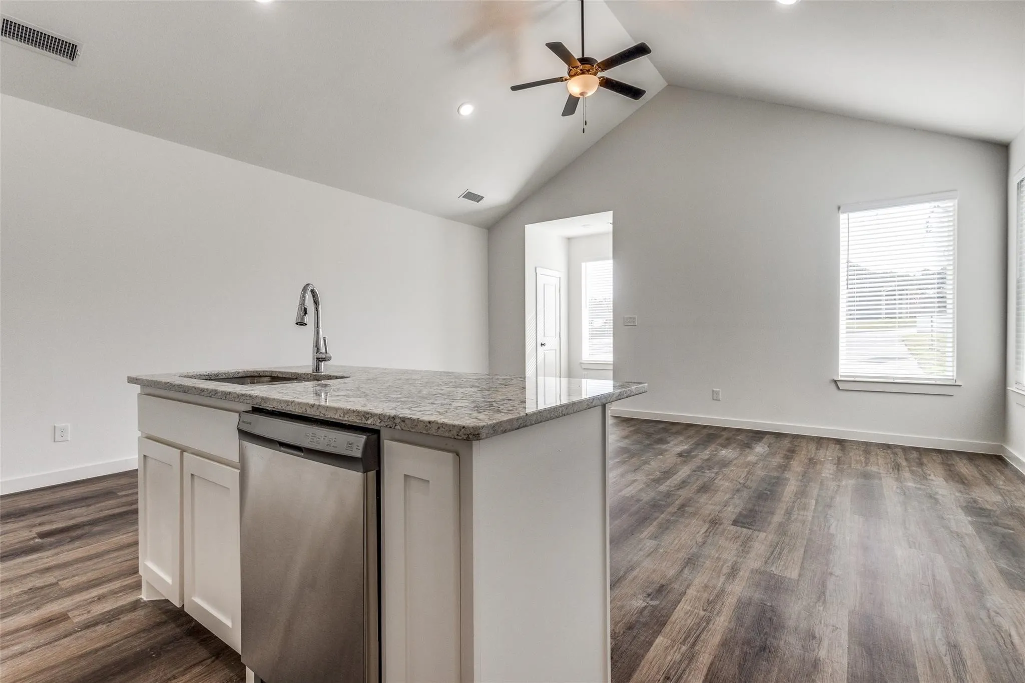 Duplex For Rent in Grayson County , 1025 Ray Drive, Denison, Texas 75020, 3 Bedroom, 2 Bathroom, Garage spaces, 1,368 Sqft, built in 2023, mls#21347861, Real Estate Agent in Denison, Homes For Rent in Grayson county, Homes For Rent in Denison, Realtor in Denison Texas, Real Estate Brokerage Independent Realty Texas, Luminita Cordes Realtor