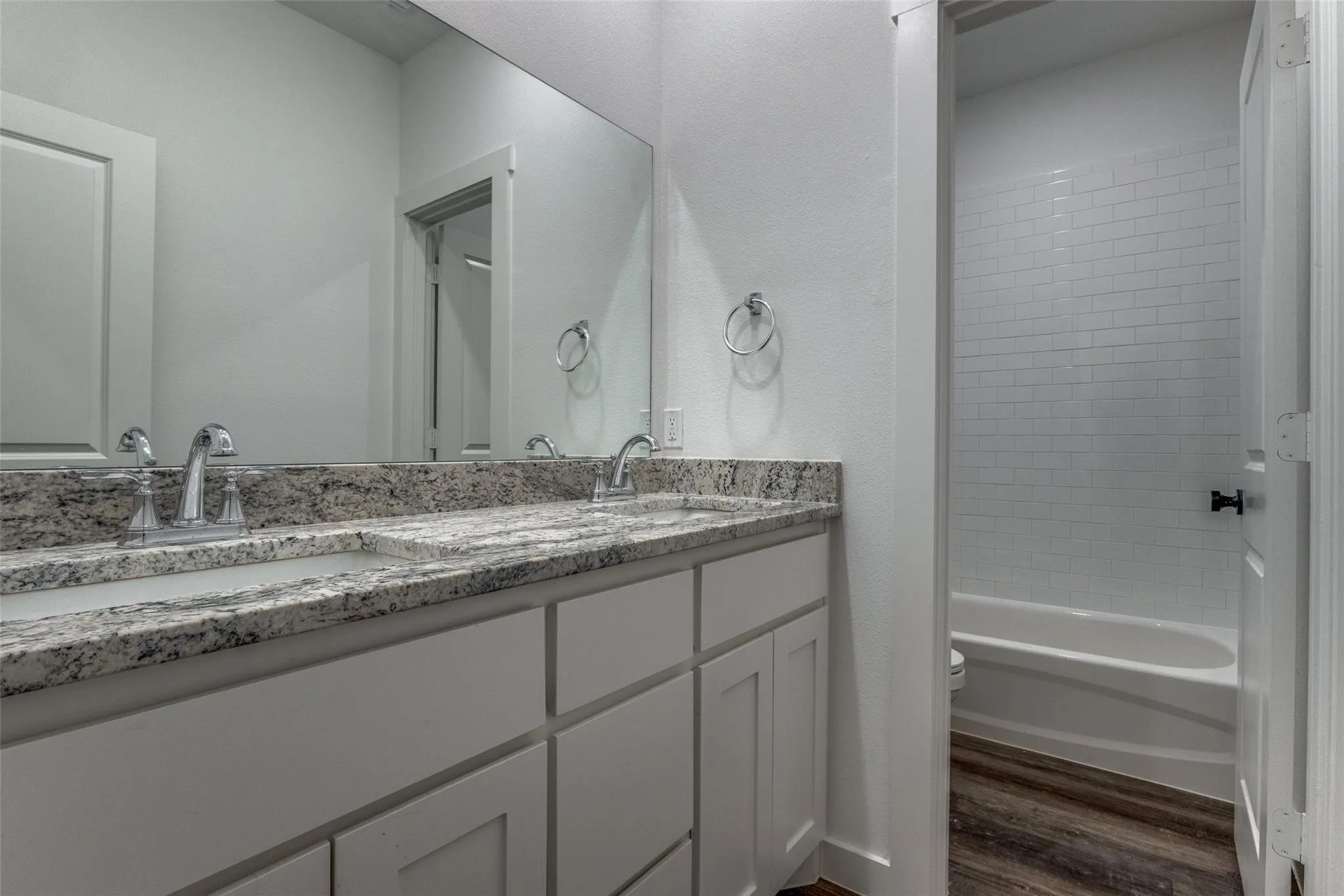 Duplex For Rent in Grayson County , 1025 Ray Drive, Denison, Texas 75020, 3 Bedroom, 2 Bathroom, Garage spaces, 1,368 Sqft, built in 2023, mls#21347861, Real Estate Agent in Denison, Homes For Rent in Grayson county, Homes For Rent in Denison, Realtor in Denison Texas, Real Estate Brokerage Independent Realty Texas, Luminita Cordes Realtor