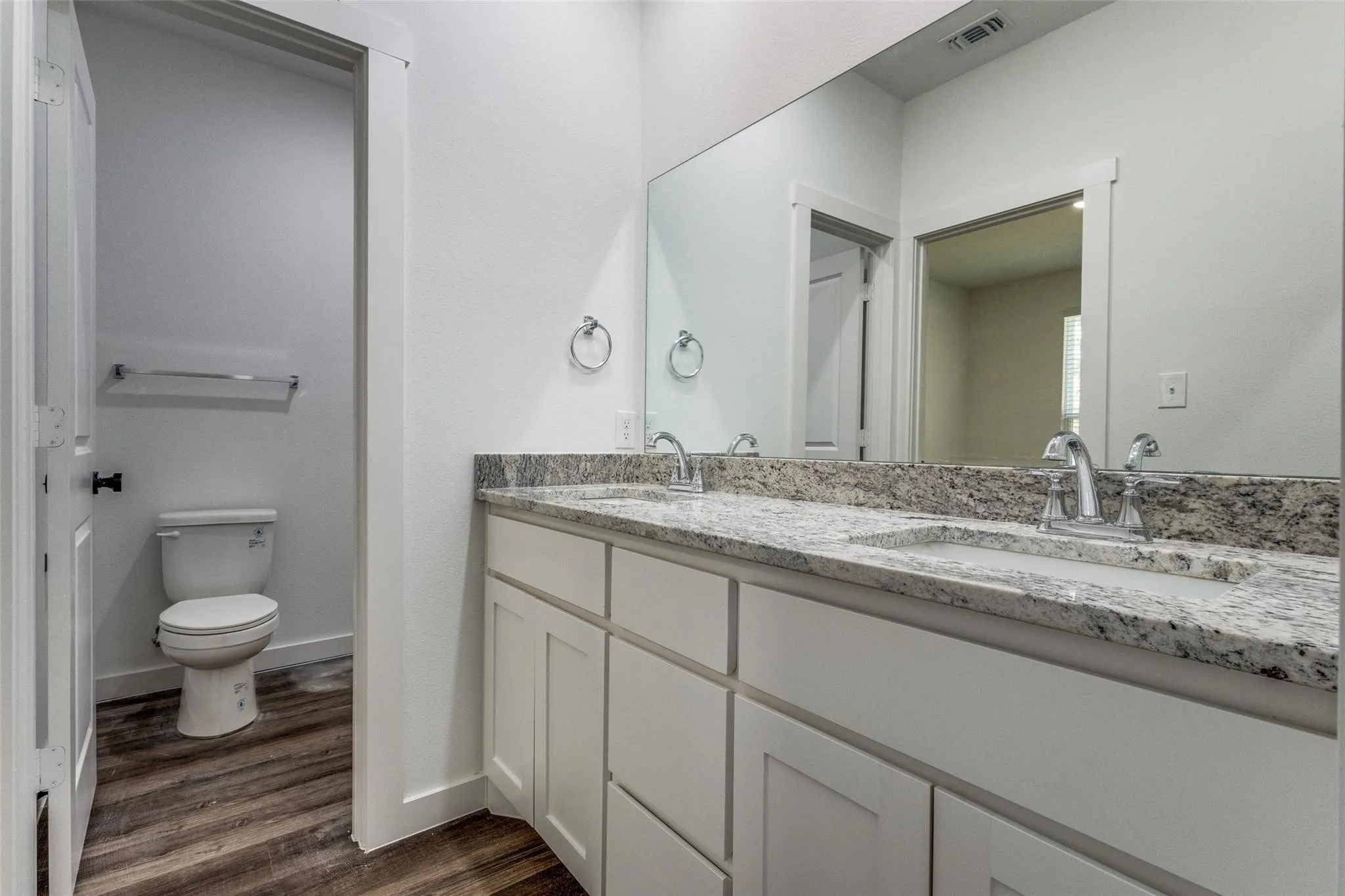 Duplex For Rent in Grayson County , 1025 Ray Drive, Denison, Texas 75020, 3 Bedroom, 2 Bathroom, Garage spaces, 1,368 Sqft, built in 2023, mls#21347861, Real Estate Agent in Denison, Homes For Rent in Grayson county, Homes For Rent in Denison, Realtor in Denison Texas, Real Estate Brokerage Independent Realty Texas, Luminita Cordes Realtor