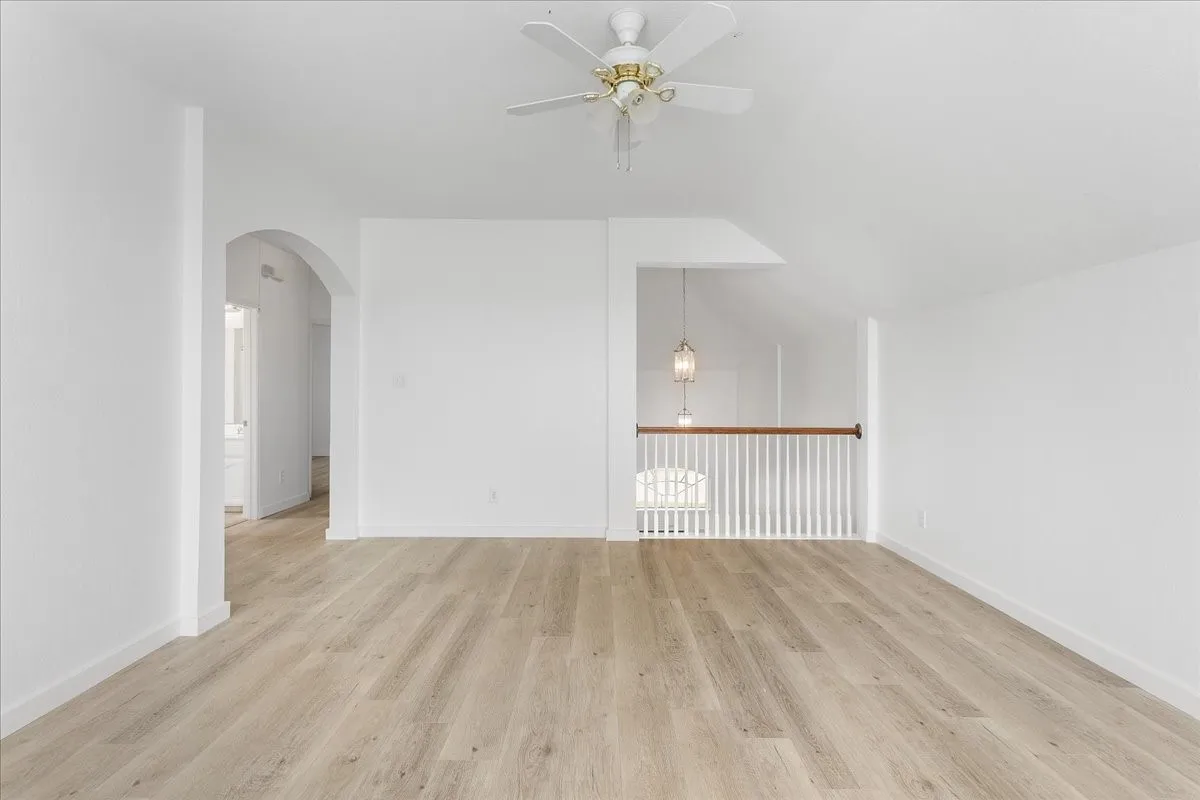 Single Family Residence For Sale in Dallas County , 8604 Secret Forest Drive, Dallas, Texas 75249, 4 Bedroom, 3 Bathroom, 2 Garage spaces, 2,477 Sqft, built in 2006, mls#21347868, Real Estate Agent in Dallas, Homes For Sale in Dallas county, Homes For Sale in Dallas, Realtor in Dallas Texas, Real Estate Brokerage Independent Realty Texas, Luminita Cordes Realtor