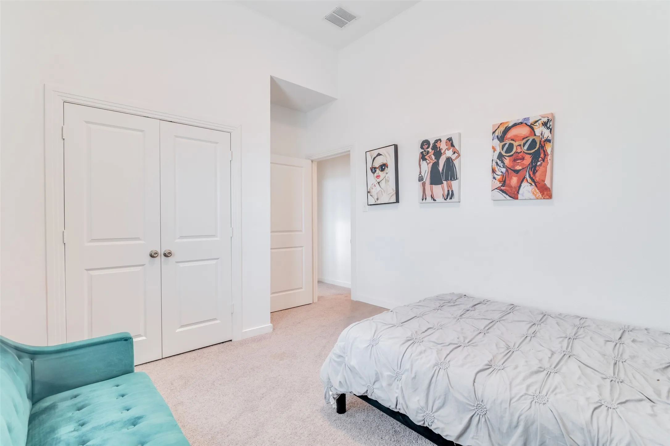 Townhouse For Sale in Kaufman County , 1118 Queensdown Way, Forney, Texas 75126, 3 Bedroom, 3 Bathroom, 2 Garage spaces, 2,019 Sqft, built in 2022, mls#21347577, Real Estate Agent in Forney, Homes For Sale in Kaufman county, Homes For Sale in Forney, Realtor in Forney Texas, Real Estate Brokerage Independent Realty Texas, Luminita Cordes Realtor