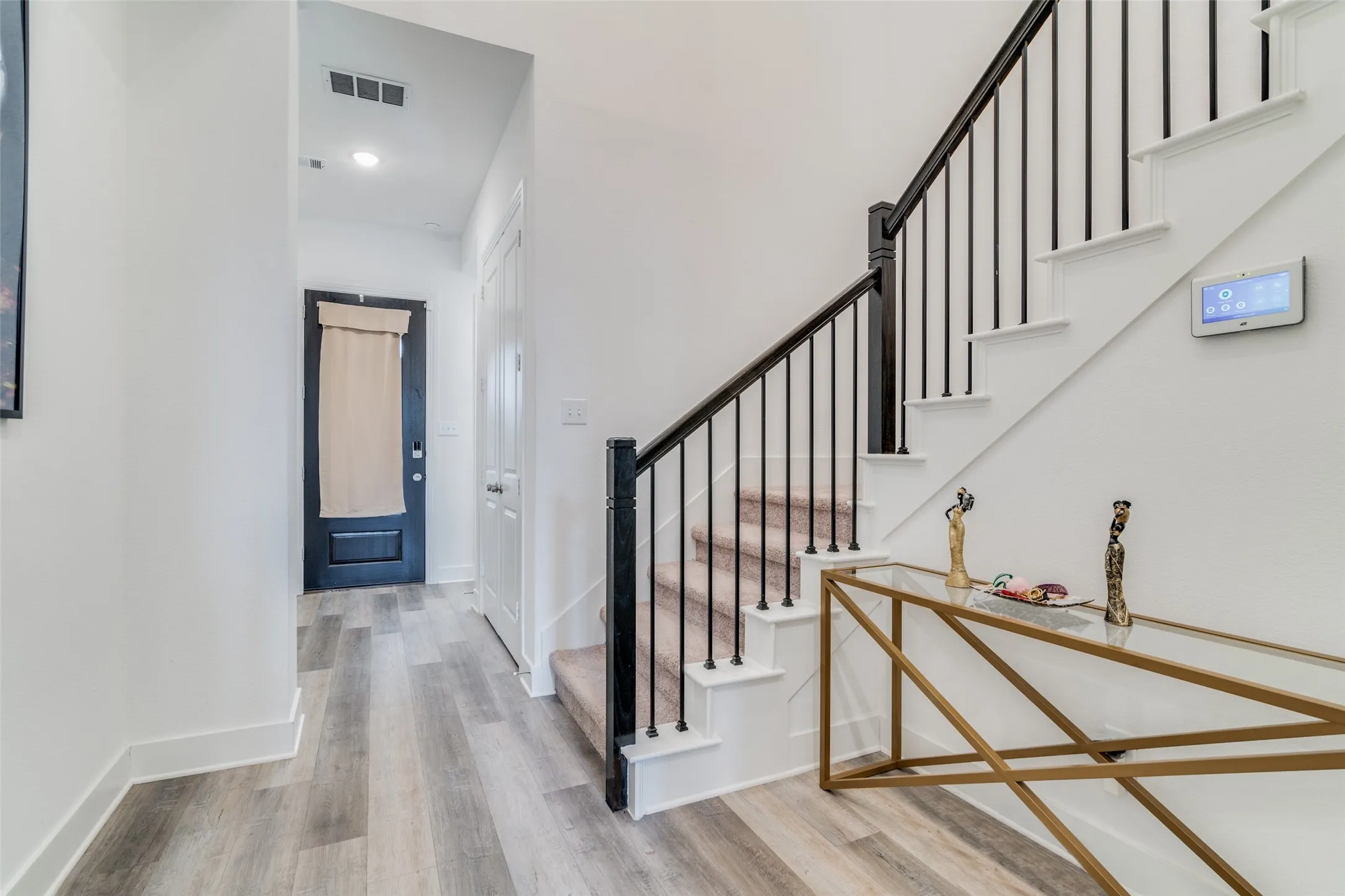 Townhouse For Sale in Kaufman County , 1118 Queensdown Way, Forney, Texas 75126, 3 Bedroom, 3 Bathroom, 2 Garage spaces, 2,019 Sqft, built in 2022, mls#21347577, Real Estate Agent in Forney, Homes For Sale in Kaufman county, Homes For Sale in Forney, Realtor in Forney Texas, Real Estate Brokerage Independent Realty Texas, Luminita Cordes Realtor