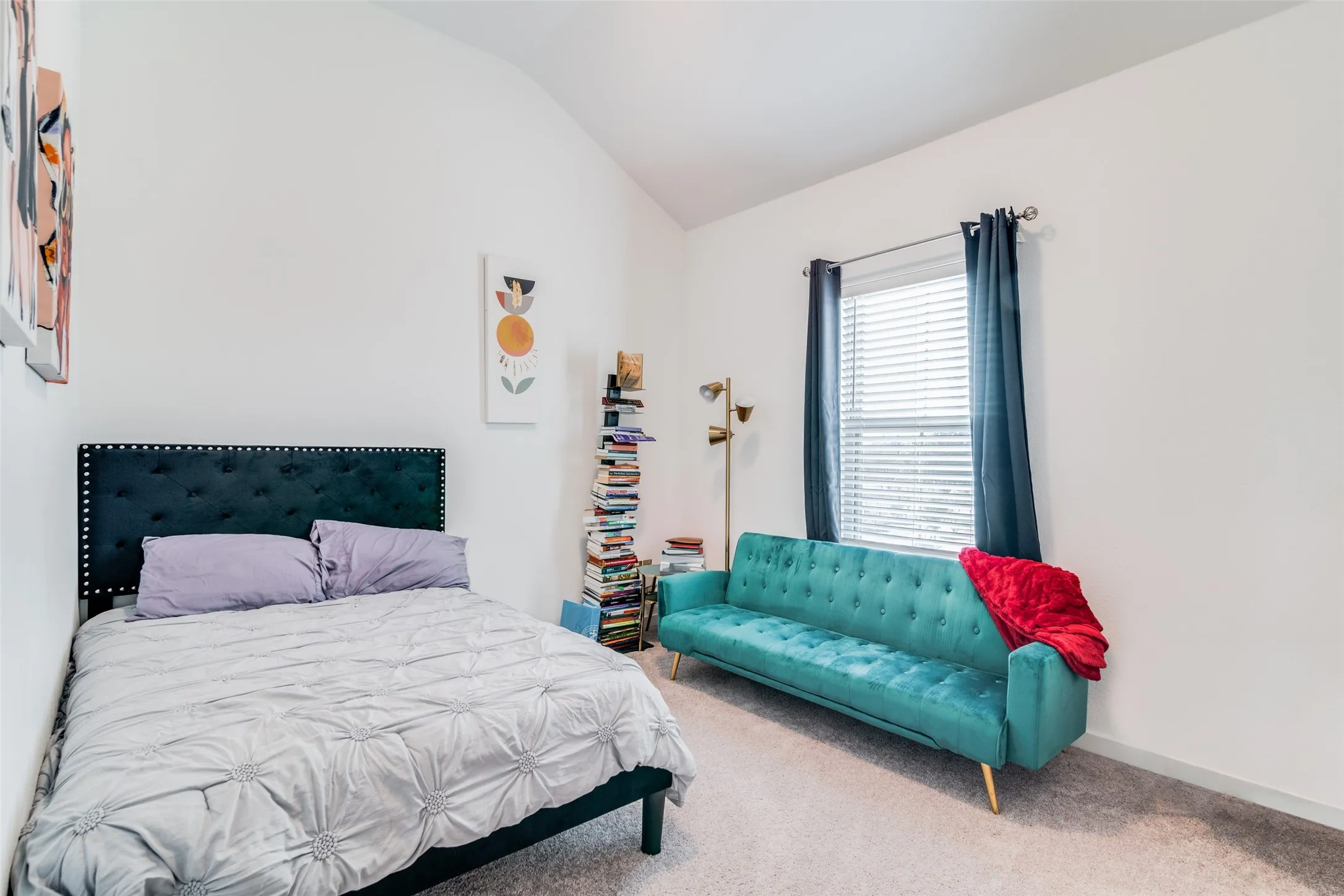Townhouse For Rent in Kaufman County , 1118 Queensdown Way, Forney, Texas 75126, 3 Bedroom, 3 Bathroom, 2 Garage spaces, 2,019 Sqft, built in 2022, mls#21347582, Real Estate Agent in Forney, Homes For Rent in Kaufman county, Homes For Rent in Forney, Realtor in Forney Texas, Real Estate Brokerage Independent Realty Texas, Luminita Cordes Realtor