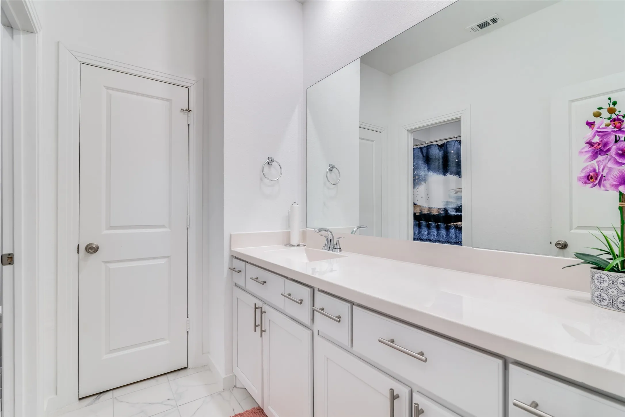 Townhouse For Rent in Kaufman County , 1118 Queensdown Way, Forney, Texas 75126, 3 Bedroom, 3 Bathroom, 2 Garage spaces, 2,019 Sqft, built in 2022, mls#21347582, Real Estate Agent in Forney, Homes For Rent in Kaufman county, Homes For Rent in Forney, Realtor in Forney Texas, Real Estate Brokerage Independent Realty Texas, Luminita Cordes Realtor