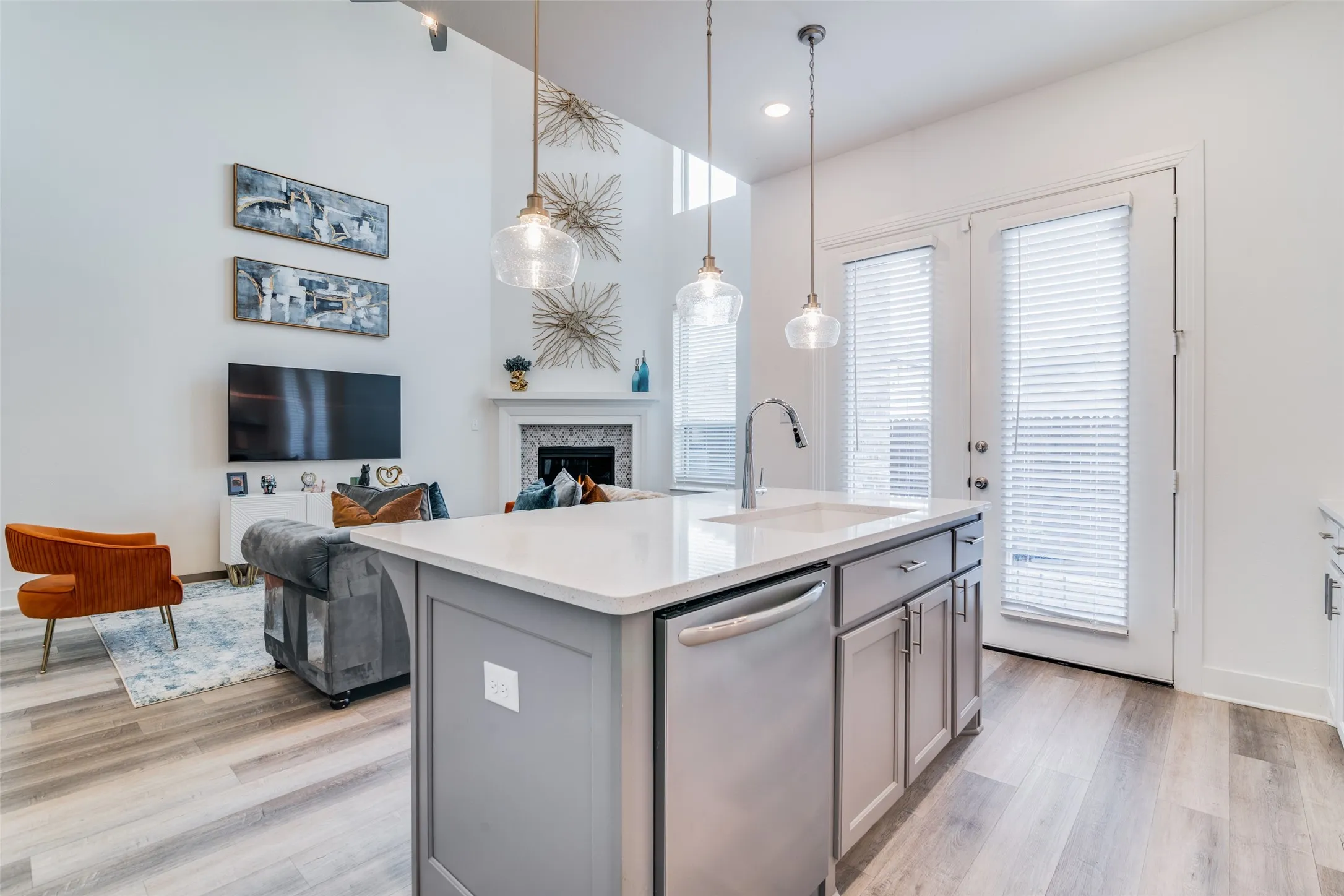 Townhouse For Rent in Kaufman County , 1118 Queensdown Way, Forney, Texas 75126, 3 Bedroom, 3 Bathroom, 2 Garage spaces, 2,019 Sqft, built in 2022, mls#21347582, Real Estate Agent in Forney, Homes For Rent in Kaufman county, Homes For Rent in Forney, Realtor in Forney Texas, Real Estate Brokerage Independent Realty Texas, Luminita Cordes Realtor
