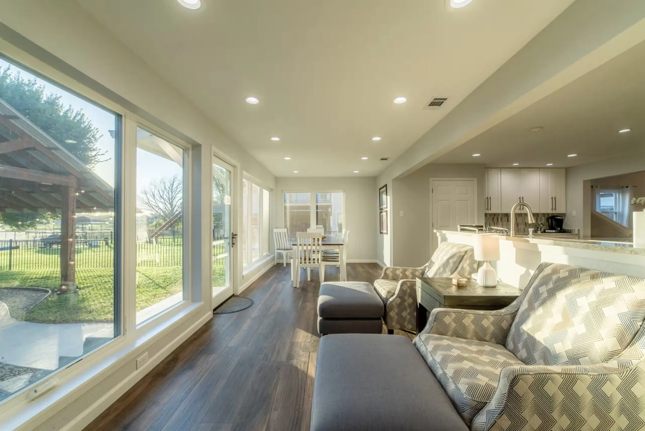 Single Family Residence For Sale in Tarrant County , 6771 Briar Road, Azle, Texas 76020, 5 Bedroom, 5 Bathroom, Garage spaces, 2,356 Sqft, built in 1970, mls#21346439, Real Estate Agent in Azle, Homes For Sale in Tarrant county, Homes For Sale in Azle, Realtor in Azle Texas, Real Estate Brokerage Independent Realty Texas, Luminita Cordes Realtor