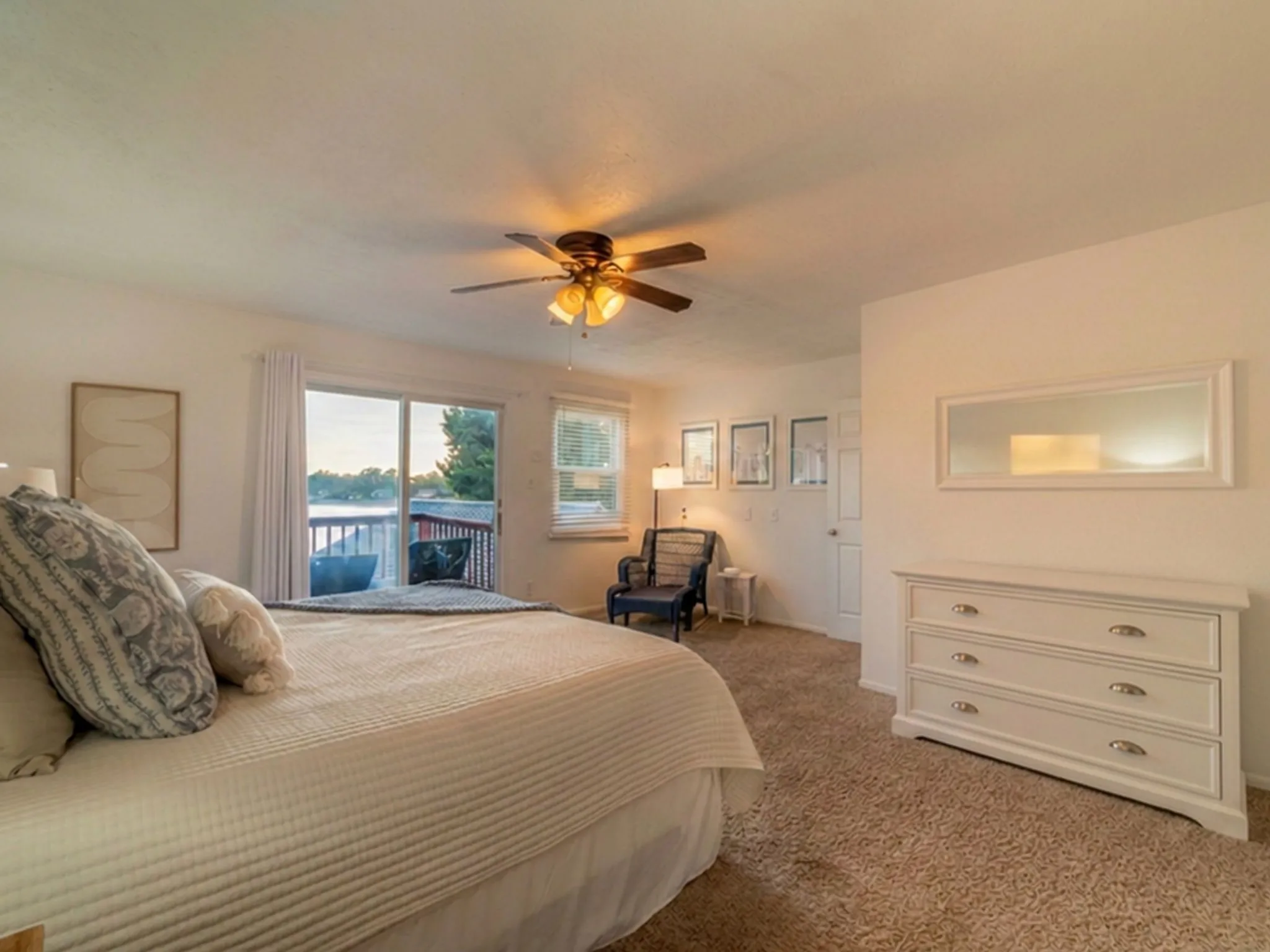Single Family Residence For Sale in Tarrant County , 6771 Briar Road, Azle, Texas 76020, 5 Bedroom, 5 Bathroom, Garage spaces, 2,356 Sqft, built in 1970, mls#21346439, Real Estate Agent in Azle, Homes For Sale in Tarrant county, Homes For Sale in Azle, Realtor in Azle Texas, Real Estate Brokerage Independent Realty Texas, Luminita Cordes Realtor