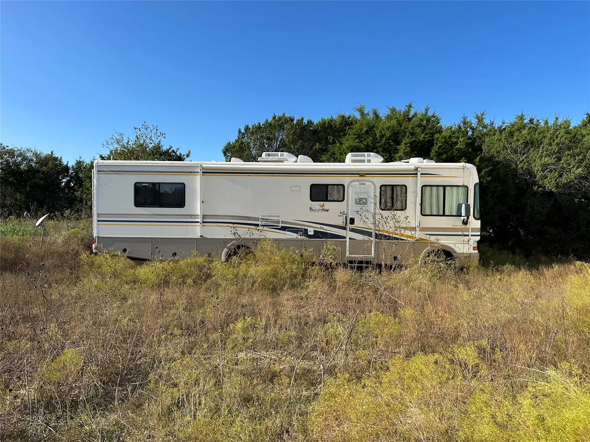 RV Conveys With Property