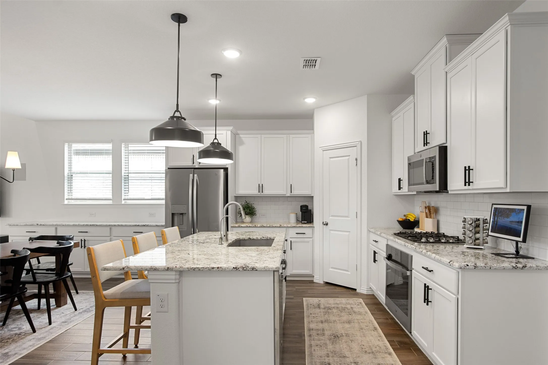 Single Family Residence For Rent in Collin County , 1429 Ross Avenue, Celina, Texas 75009, 4 Bedroom, 4 Bathroom, 2 Garage spaces, 2,821 Sqft, built in 2021, mls#21346026, Real Estate Agent in Celina, Homes For Rent in Collin county, Homes For Rent in Celina, Realtor in Celina Texas, Real Estate Brokerage Independent Realty Texas, Luminita Cordes Realtor
