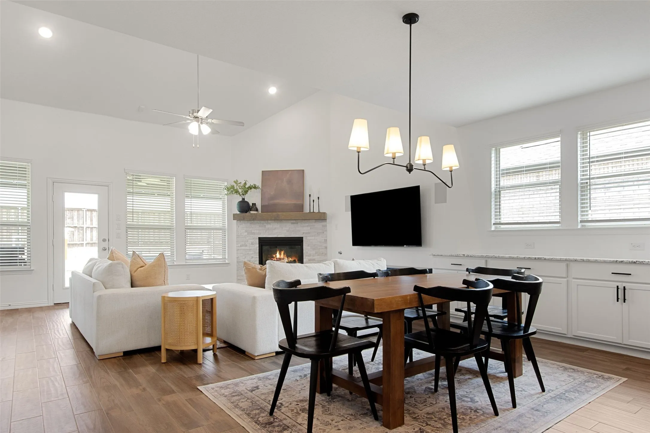 Single Family Residence For Rent in Collin County , 1429 Ross Avenue, Celina, Texas 75009, 4 Bedroom, 4 Bathroom, 2 Garage spaces, 2,821 Sqft, built in 2021, mls#21346026, Real Estate Agent in Celina, Homes For Rent in Collin county, Homes For Rent in Celina, Realtor in Celina Texas, Real Estate Brokerage Independent Realty Texas, Luminita Cordes Realtor