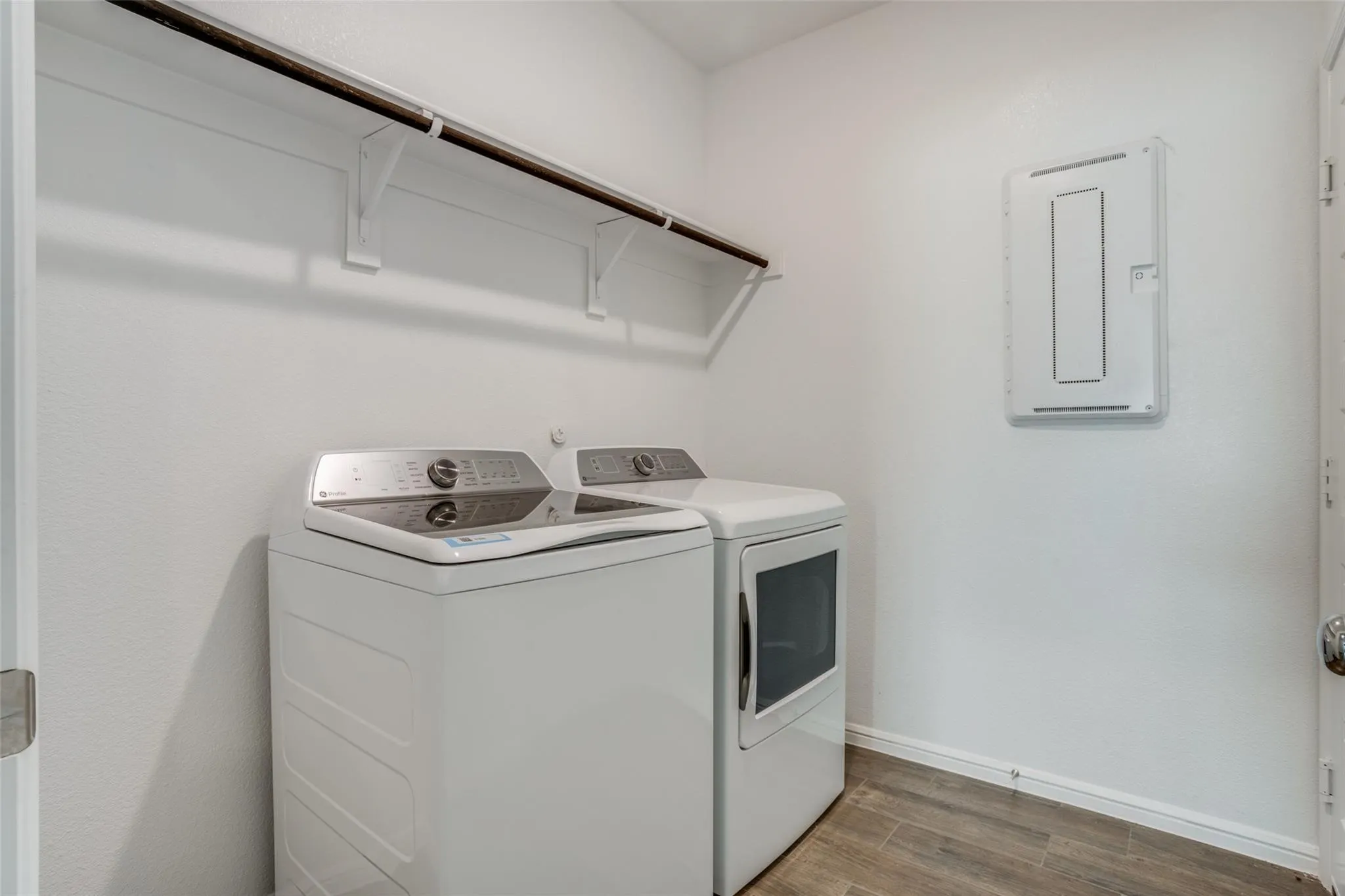 Single Family Residence For Rent in Denton County , 13140 Mizell Lane, Providence Village, Texas 76227, 4 Bedroom, 3 Bathroom, 2 Garage spaces, 2,479 Sqft, built in 2024, mls#21347736, Real Estate Agent in Providence Village, Homes For Rent in Denton county, Homes For Rent in Providence Village, Realtor in Providence Village Texas, Real Estate Brokerage Independent Realty Texas, Luminita Cordes Realtor